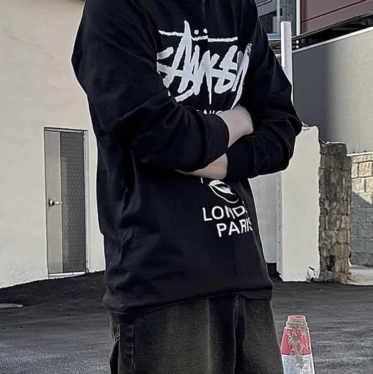 스투시 월드투어 크루넥 블랙 2021 | Stussy | KREAM Stussy World Tour Crew Black 2021