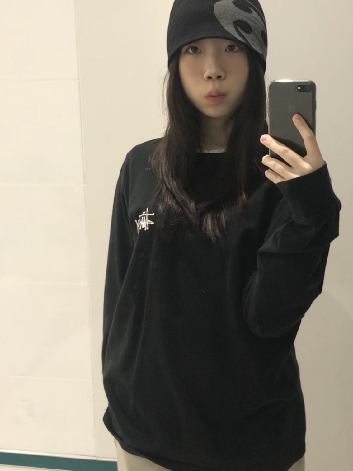 Sansan Gear Logo Beanie Black, Stussy Basic Stussy LS T-Shirt Black 2022 착용 스타일 - 1