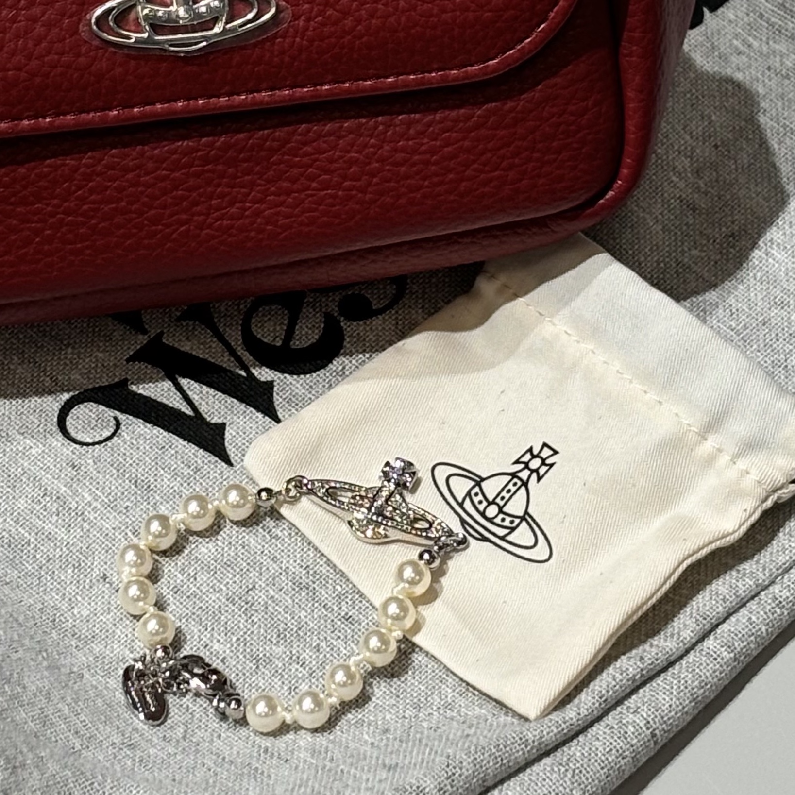 Vivienne Westwood One Row Pearl Drop Relief Choker Necklace Silver 착용 스타일