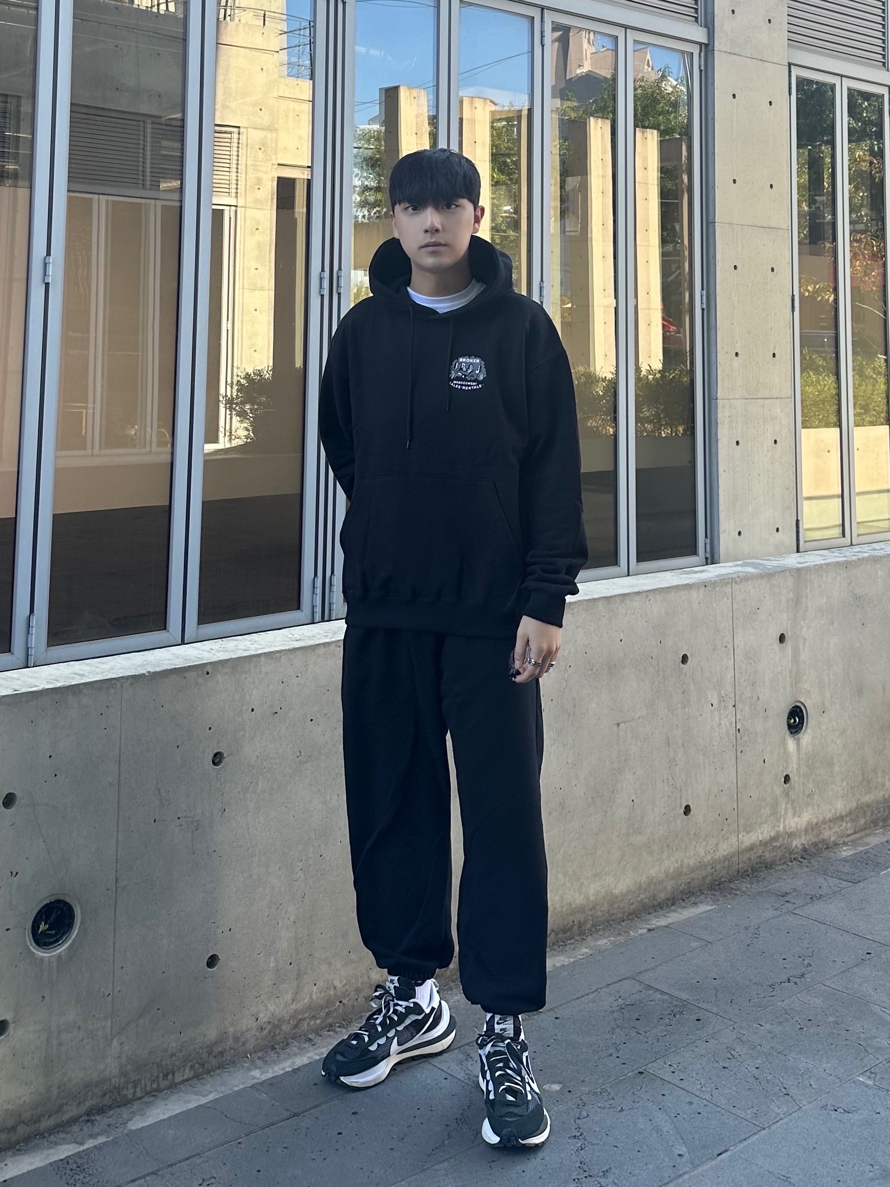 Nike x Sacai VaporWaffle Black White 착용 스타일 - 1