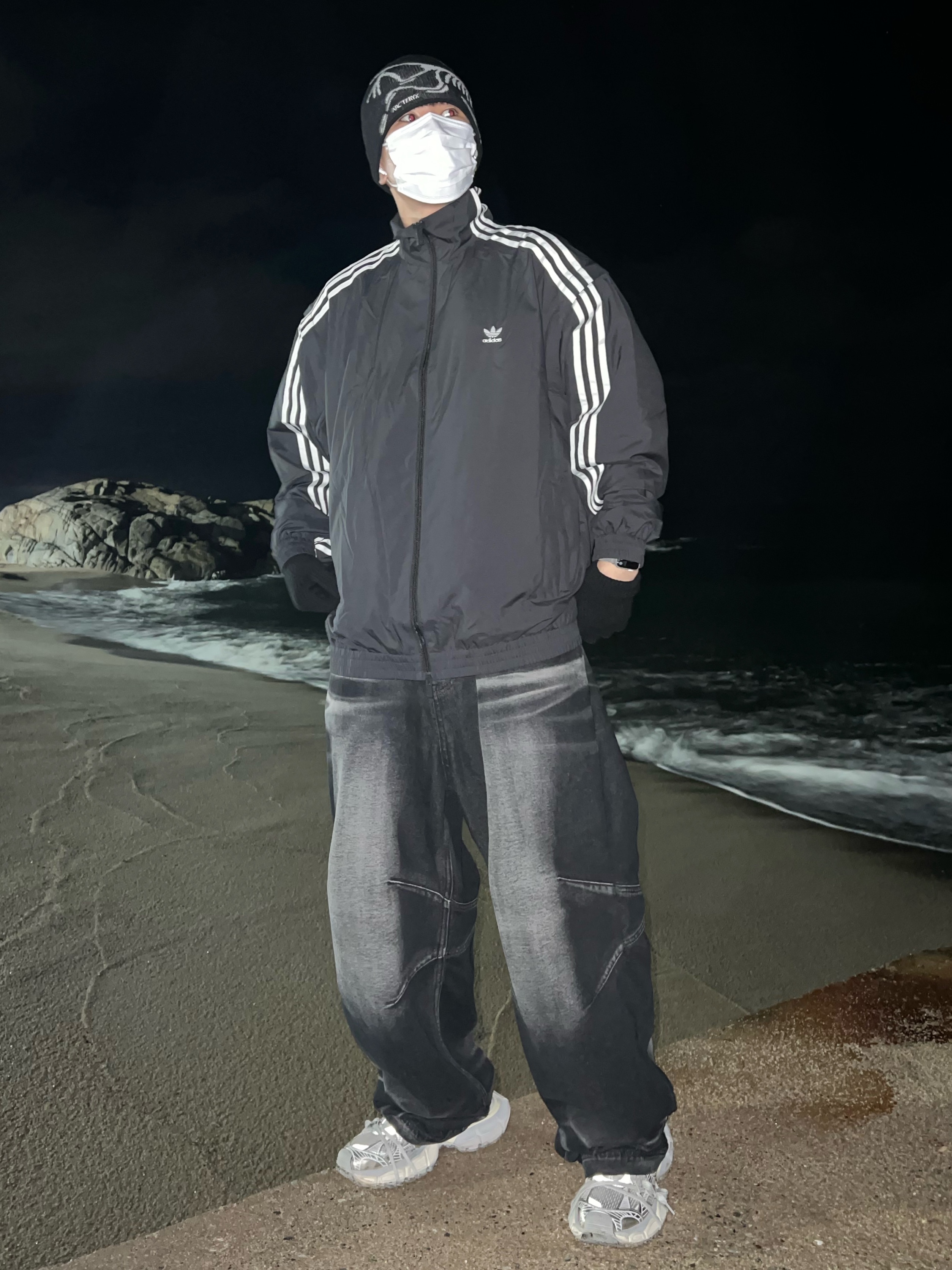 Arc'teryx Bird Head Toque Orca, (W) Adidas Adilenium Season 2 Oversized Zip Track Top Gender Neutral Black - KR Sizing 착용 스타일 - 2