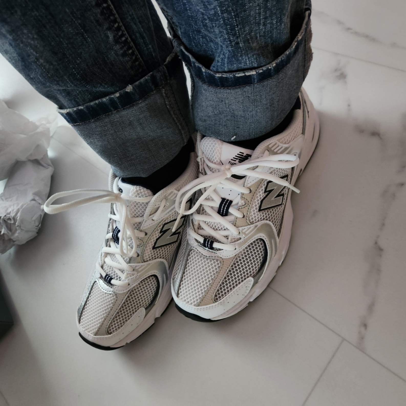 New Balance 530 White 착용 스타일 - 3