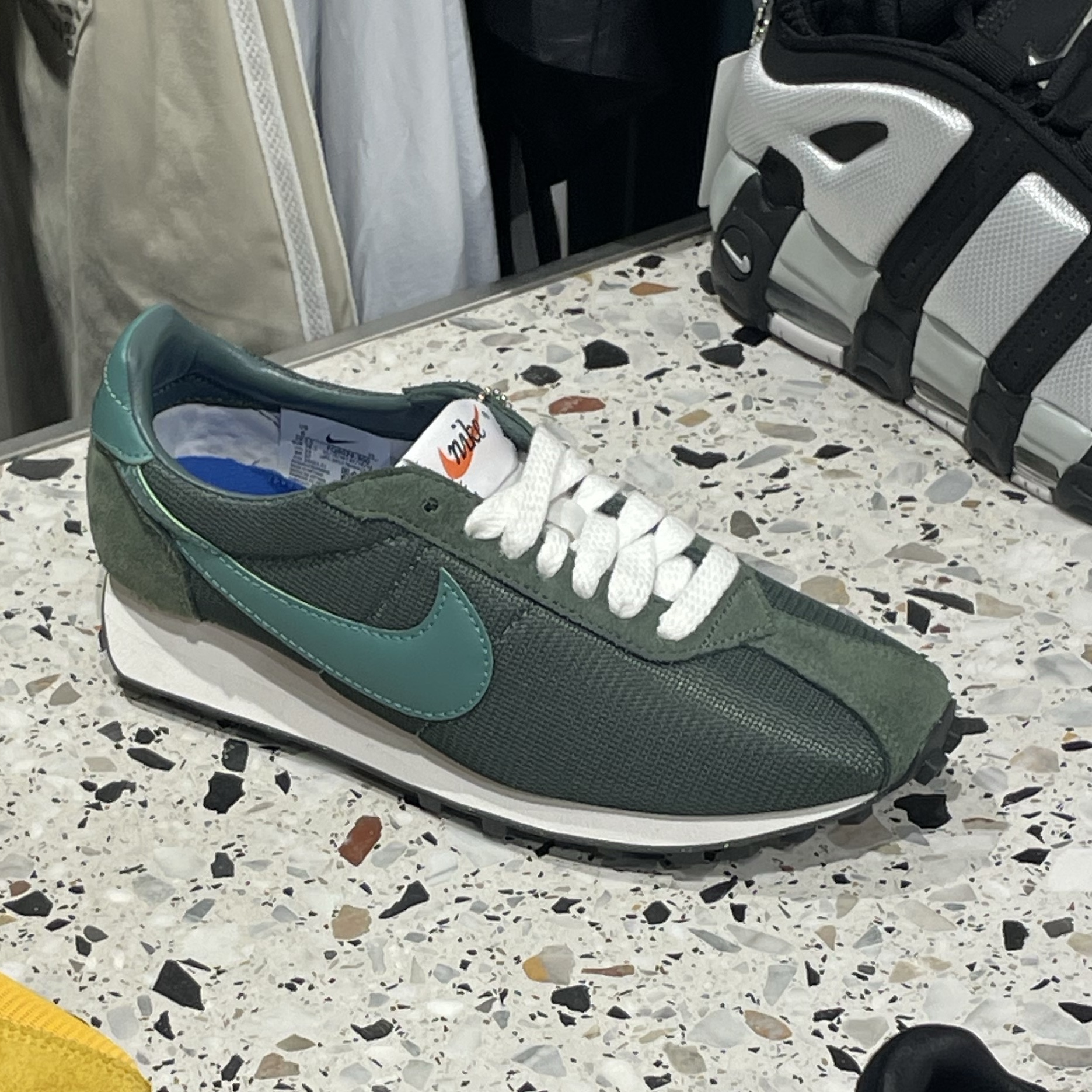 Nike LD-1000 SP Vintage Green and Bicoastal 착용 스타일