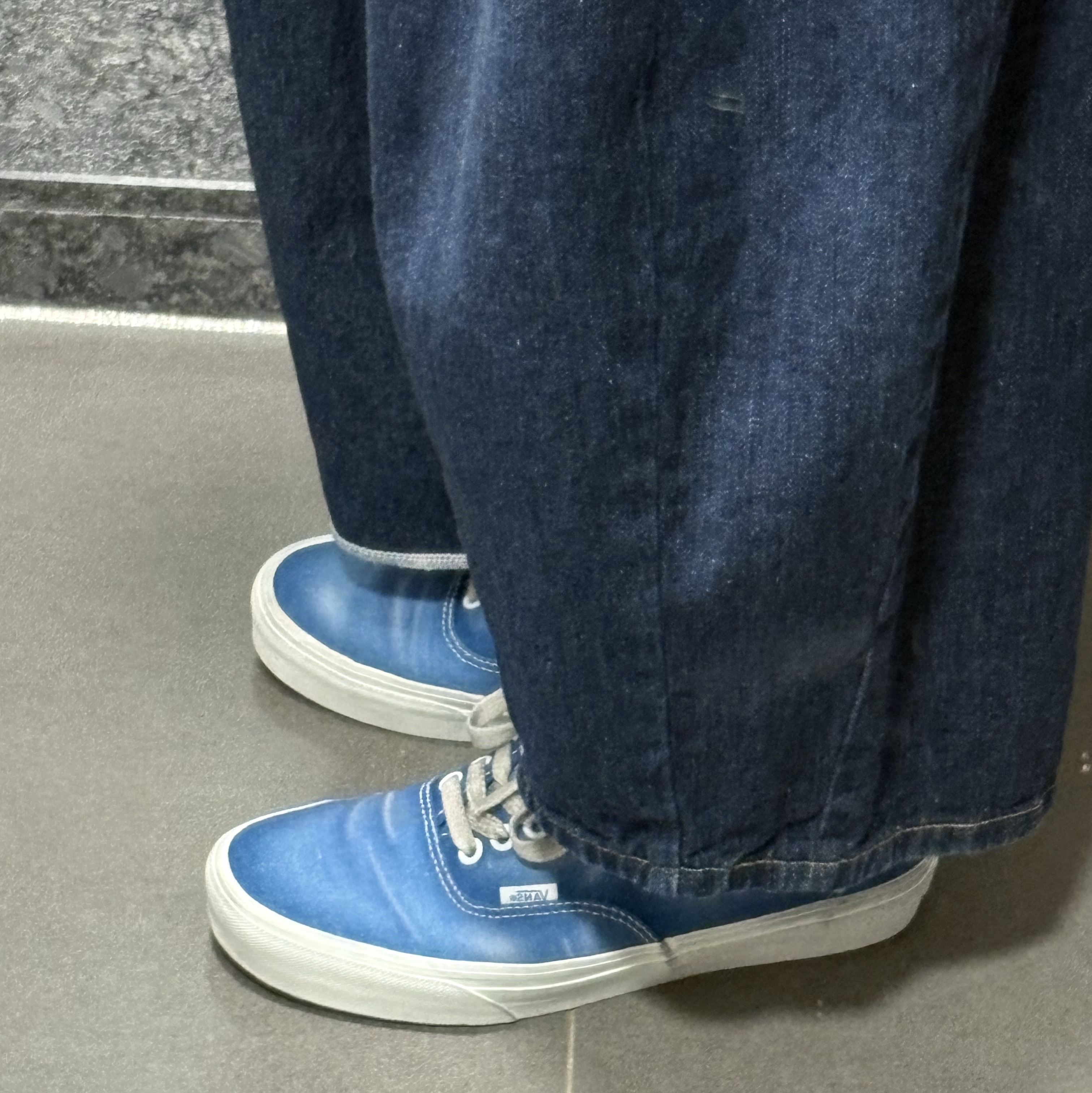 Vans Authentic Wave Washed Blue 착용 스타일 - 1