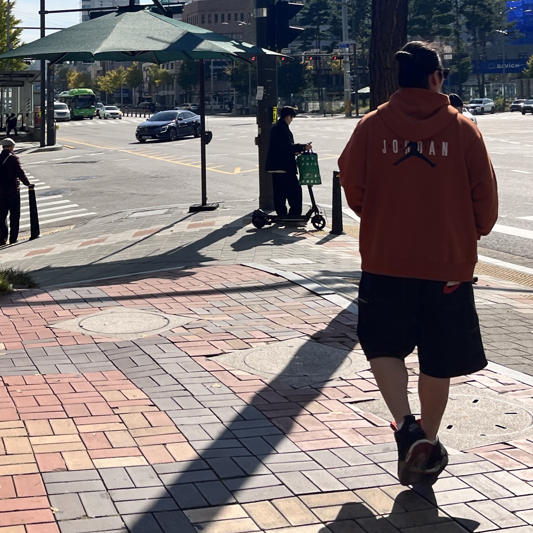 Jordan x Eastside Golf Fleece Hoodie Burnt Sunrise - Asia, Human Made Military Card Case Olive Drab 착용 스타일 - 2