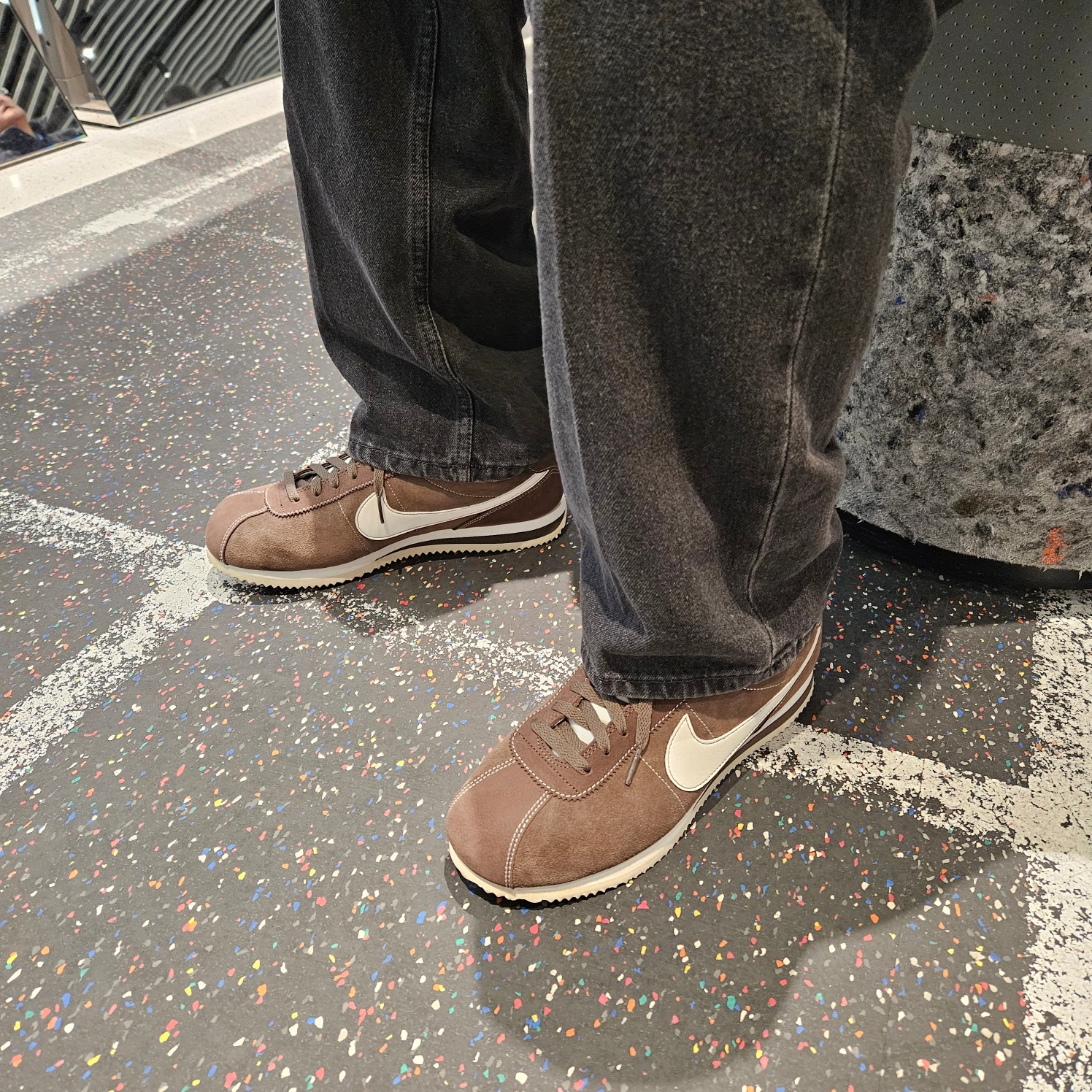 Nike Cortez SE Hangul Day Baroque Brown Sail 착용 스타일 - 2