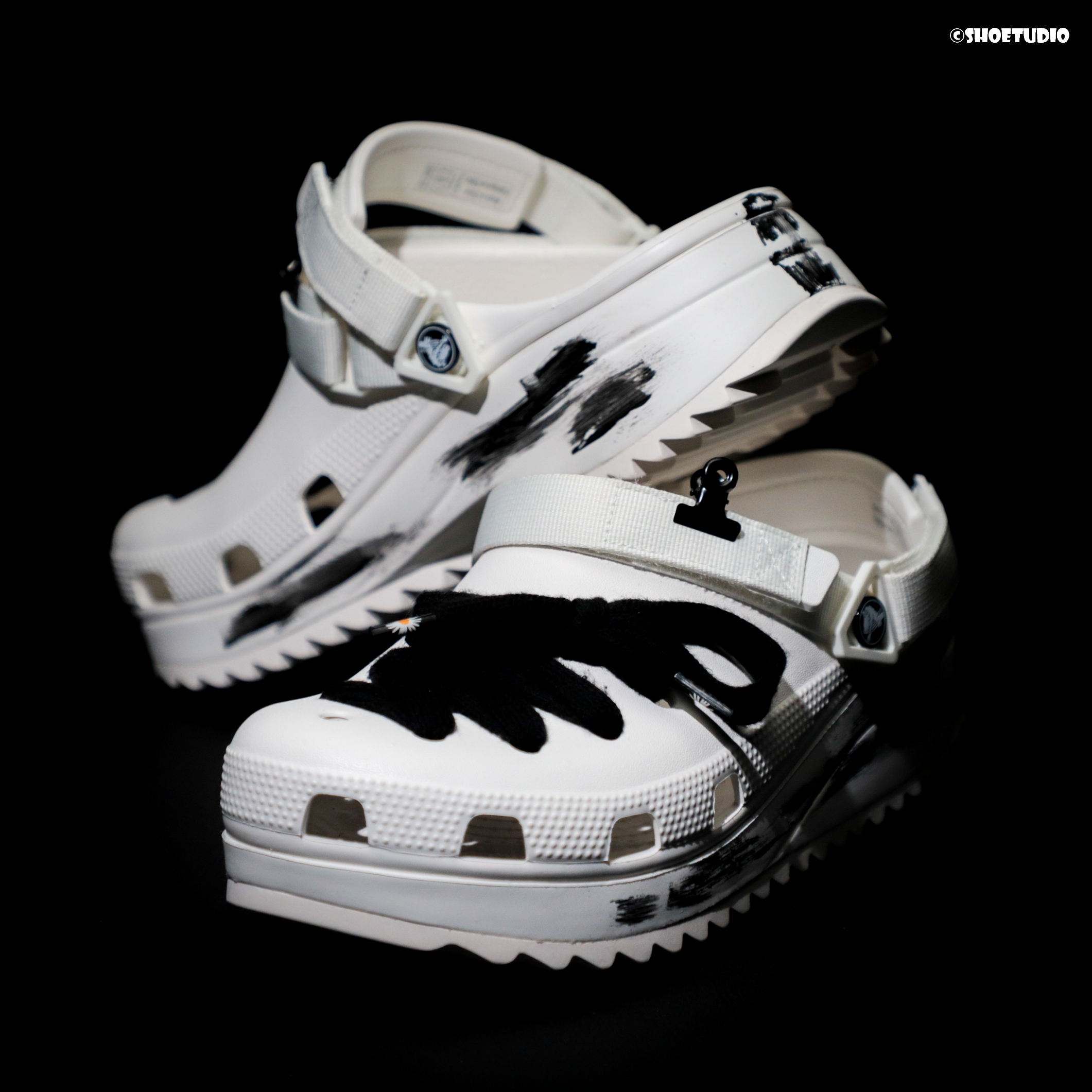 Crocs Classic Hiker Clog White 착용 스타일 - 3