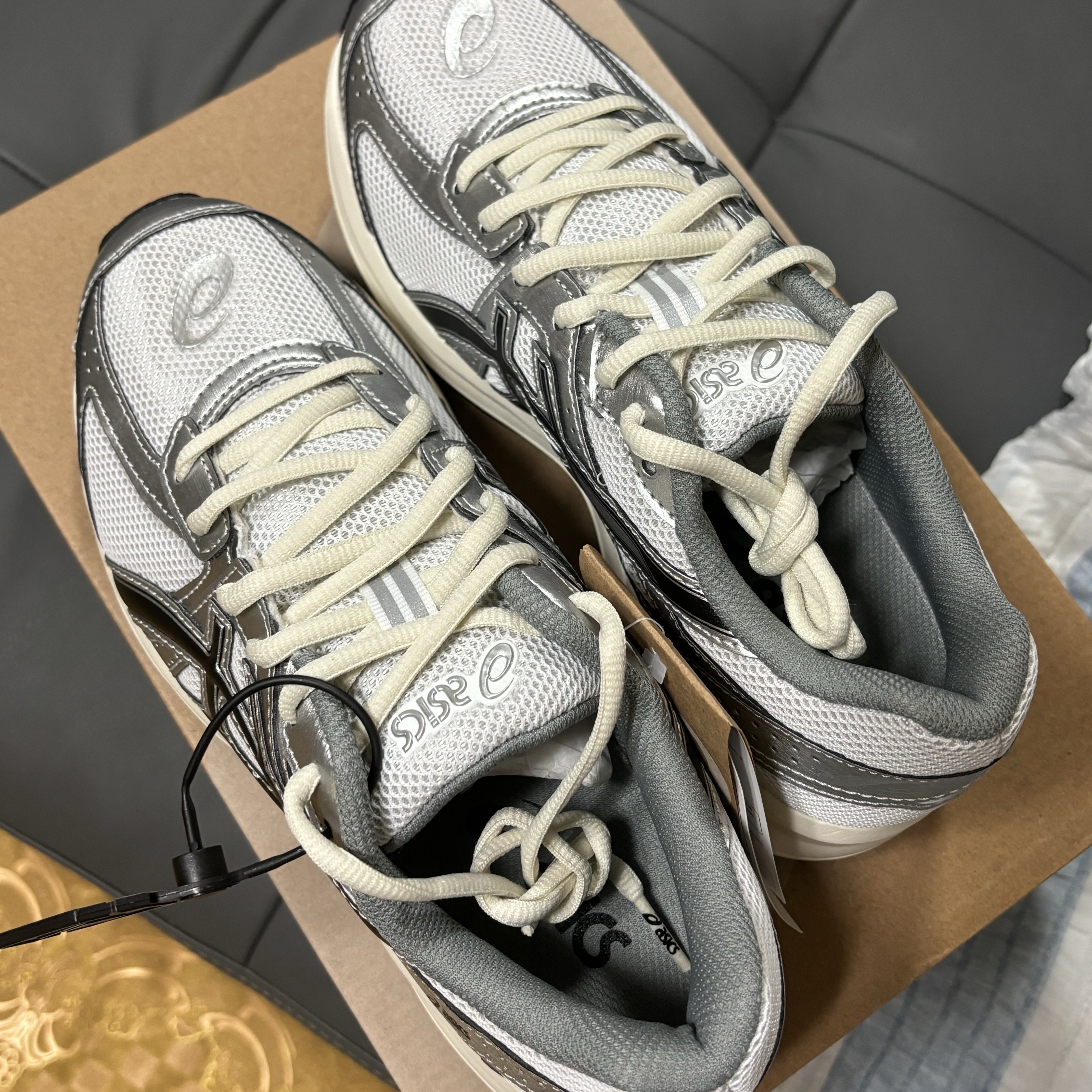Asics Jog 100 S White Black - 2E Wide 착용 스타일 - 1