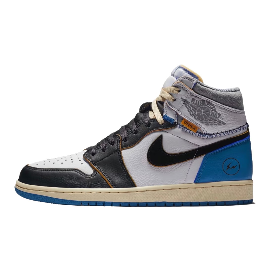 Jordan 1 x Travis Scott x Fragment Retro Low OG SP Military Blue 착용 스타일 - 2