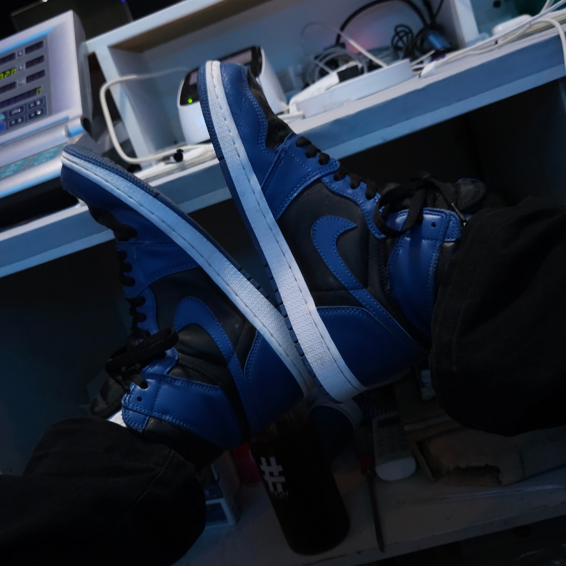 Jordan 1 Retro High OG Dark Marina Blue 착용 스타일 - 2