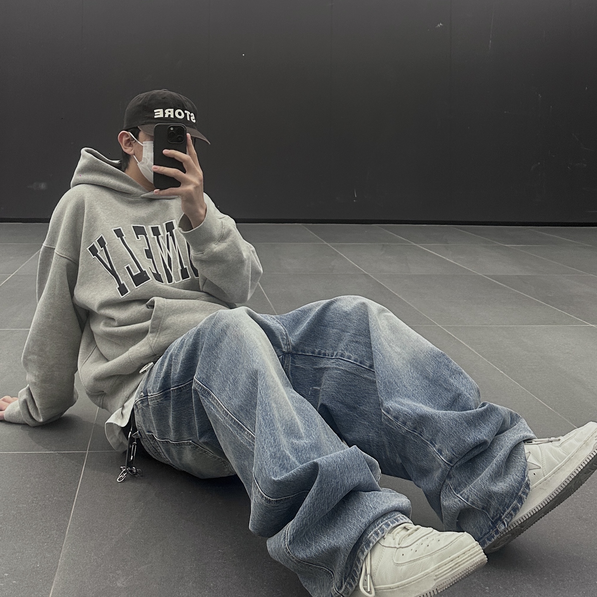 BAPE x JJJJound Bape Sta Low White Light Grey 착용 스타일 - 4