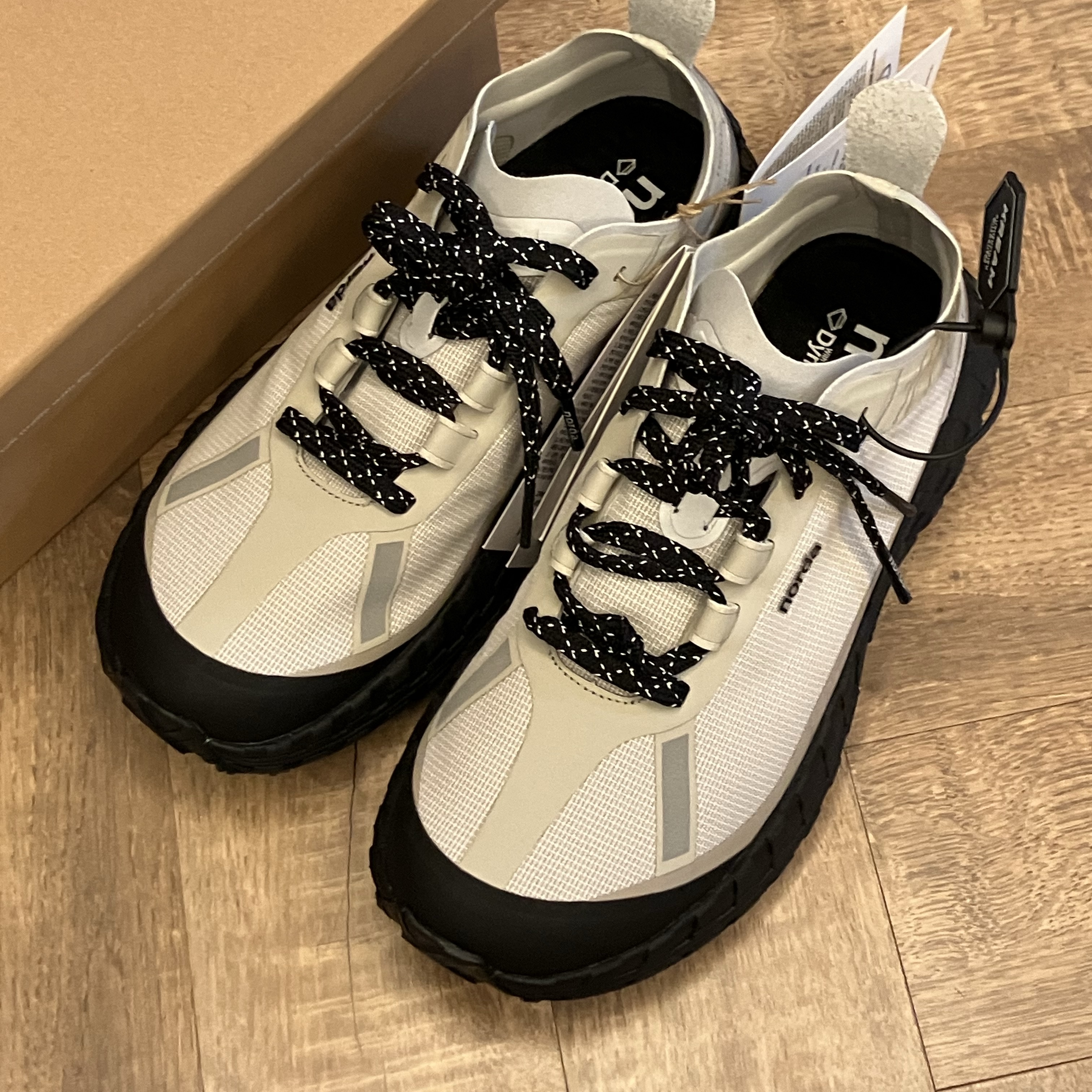 (W) Norda 001/A Cinder, (W) Norda 001/A Stealth Black 착용 스타일 - 1
