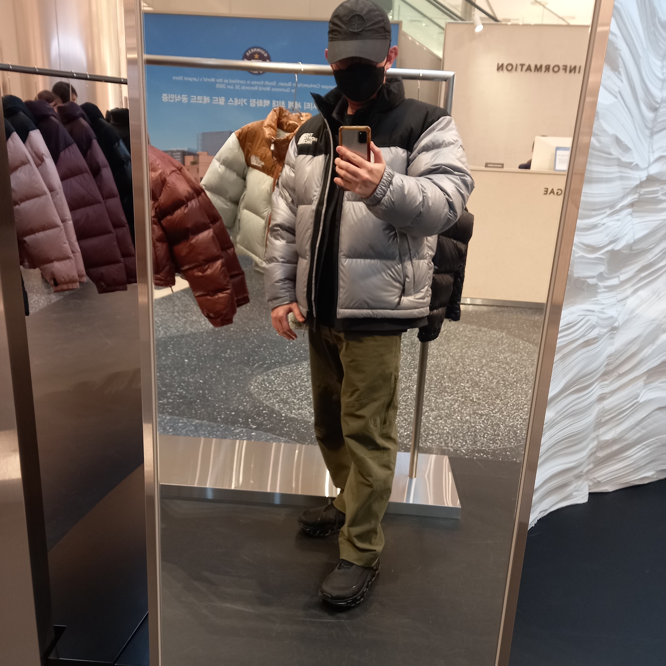 Arc'teryx Cronin Cotton Pants Tatsu, On Running x Post Archive Faction (Paf) Cloudmonster 2 Black Magnet 착용 스타일 - 2
