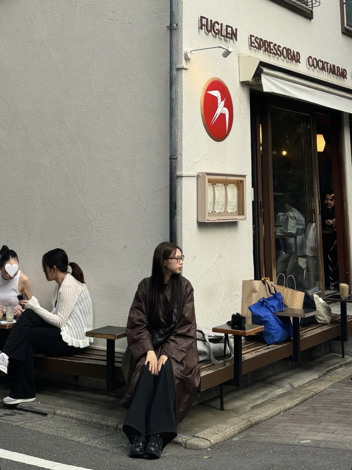Lemaire Small Croissant Bag Soft Nappa Leather Black, New Balance 1906R Black Silver Metallic 착용 스타일