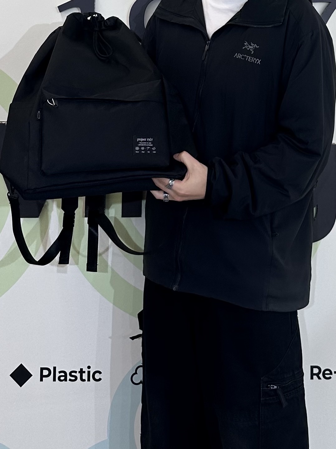 Arc'teryx Squamish Hoody Black 착용 스타일 - 3