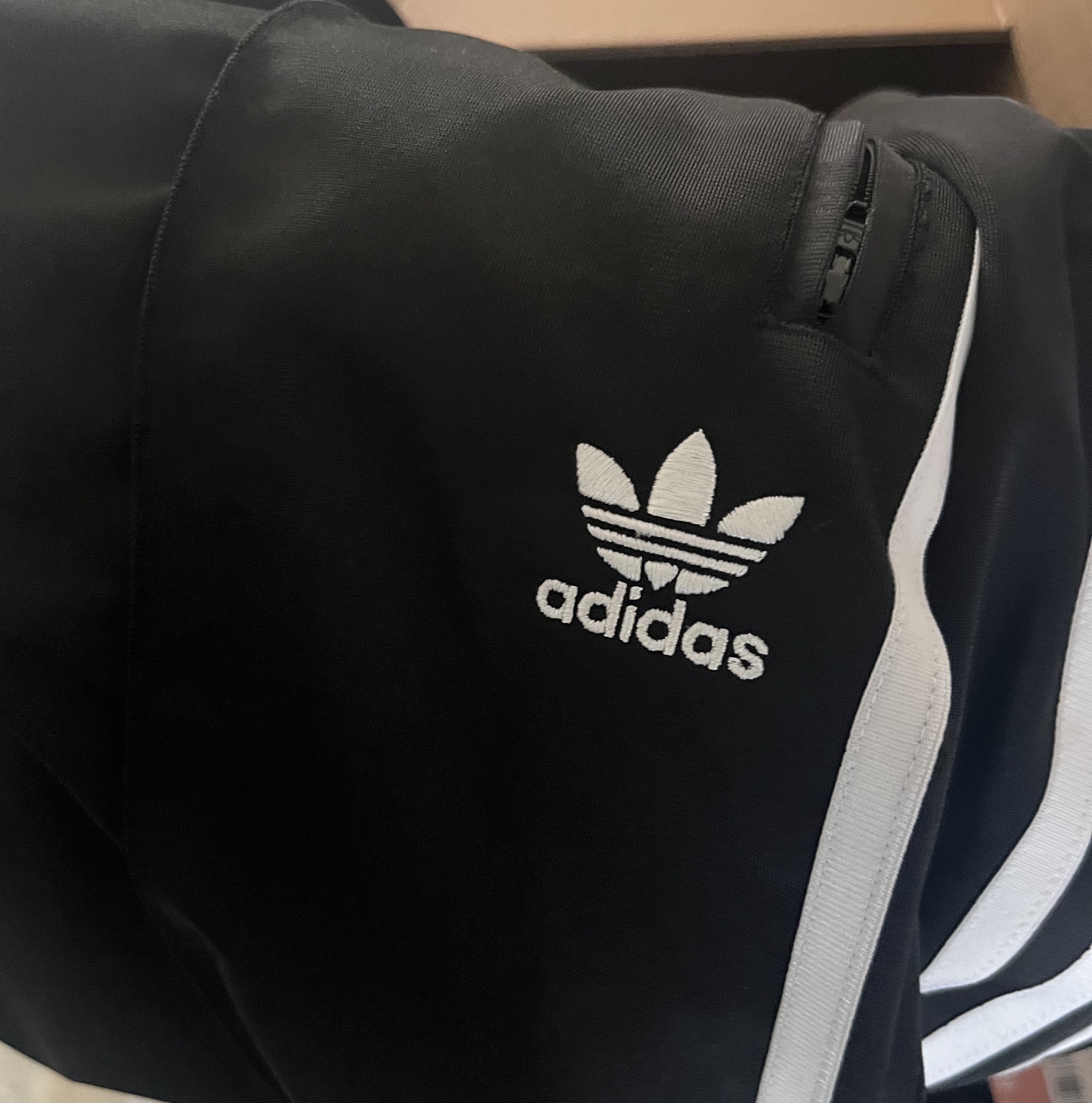 (W) Adidas Originals Firebird Loose Track Pants Black - KR Sizing 착용 스타일