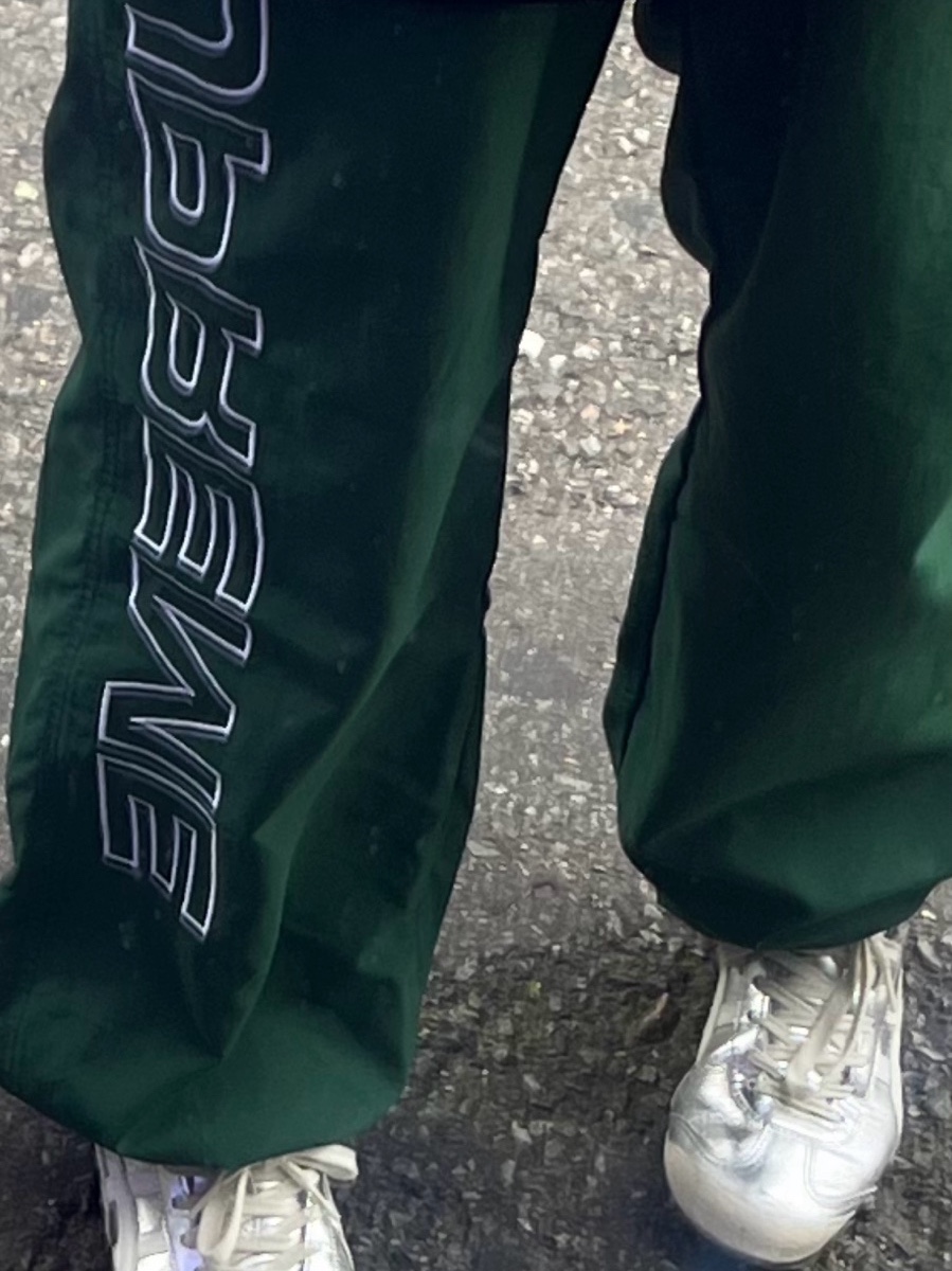 Supreme Spellout Embroidered Track Pant Dark Green - 24FW 착용 스타일