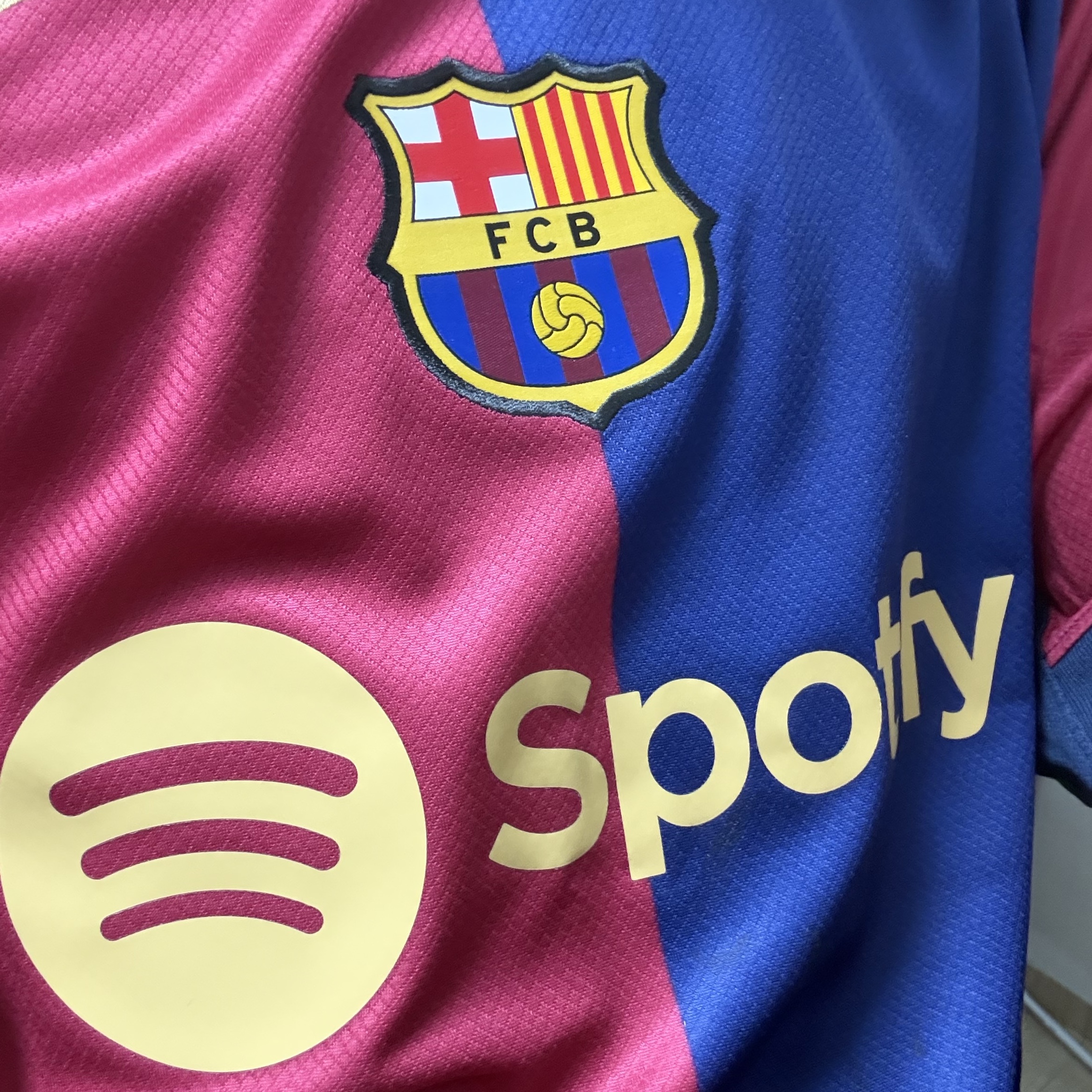 Nike FC Barcelona 2024/25 Dri-Fit Stadium Home Jersey Deep Royal Blue Noble Red (Non Marking Ver.) 착용 스타일