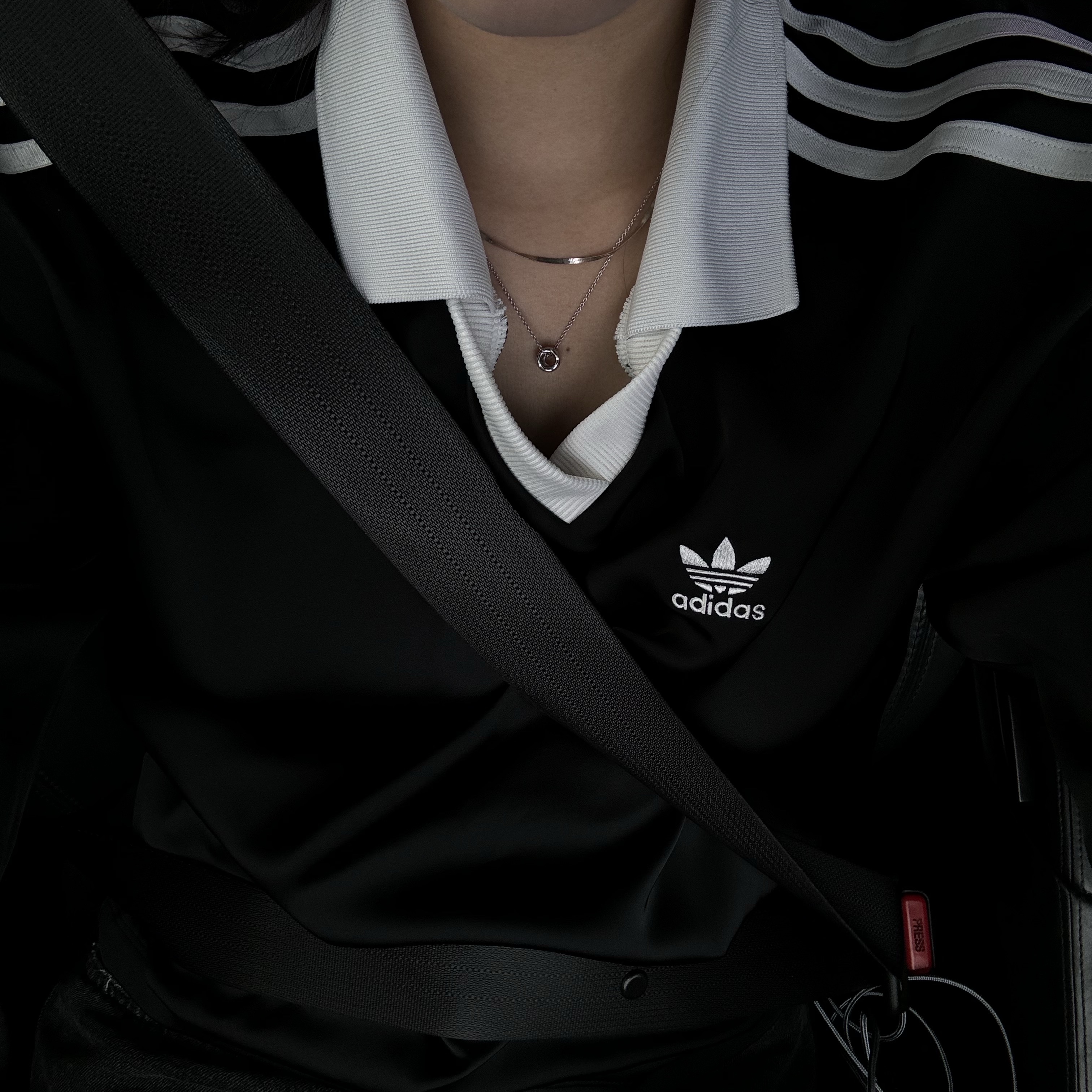 (W) Adidas 3-Stripes Satin Long Sleeve T-Shirt Black - KR Sizing 착용 스타일