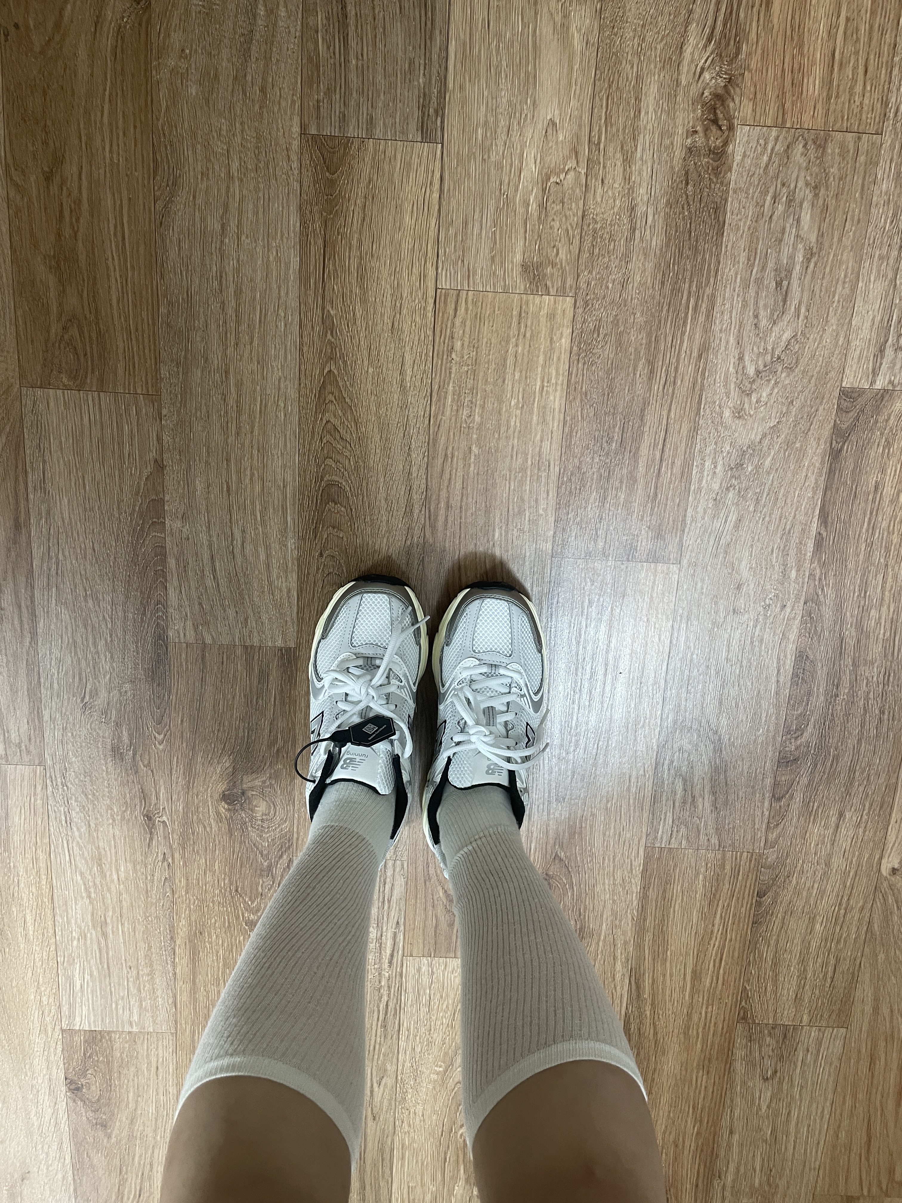 New Balance 530 Silver Cream 착용 스타일 - 2