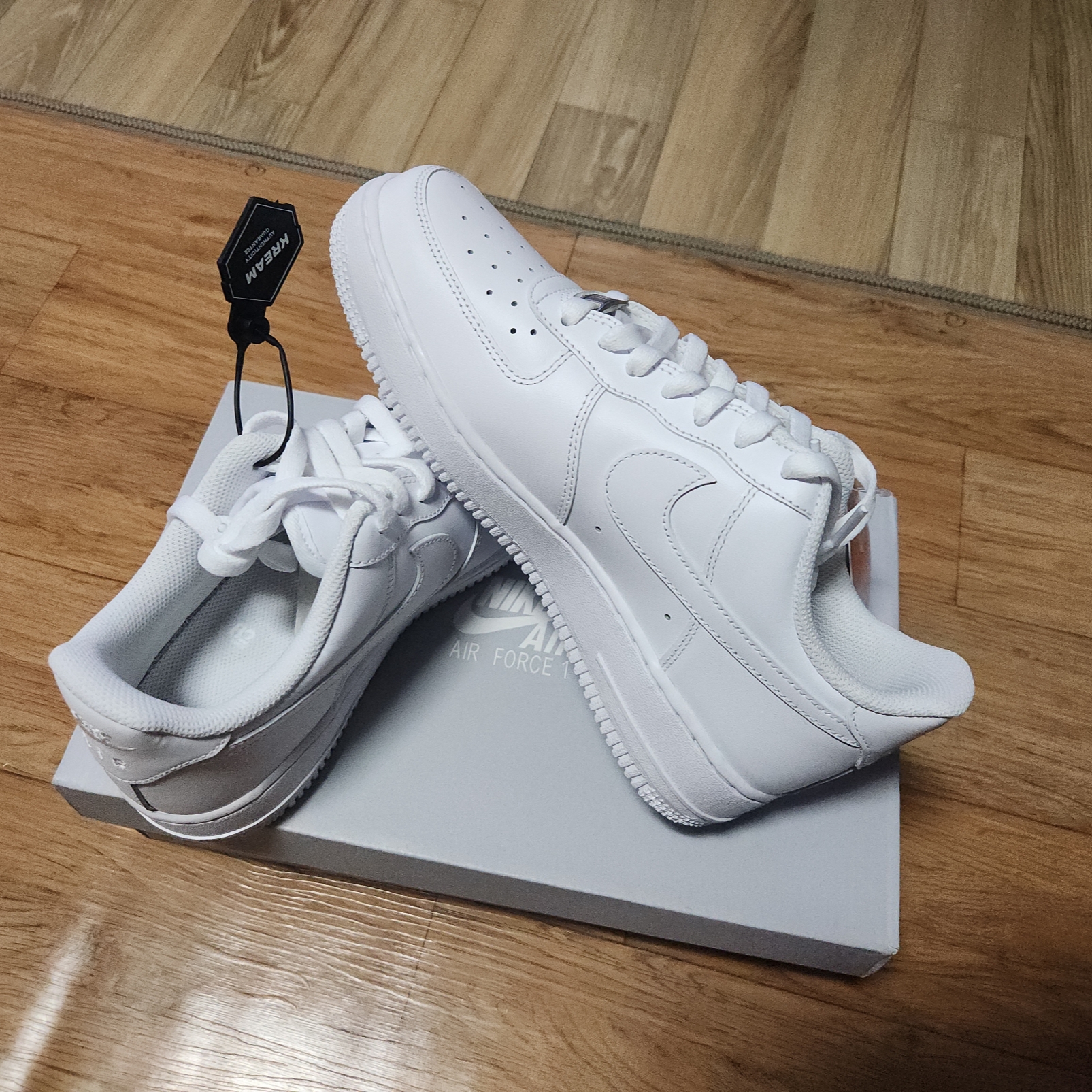 Nike Air Force 1 '07 Low White 착용 스타일
