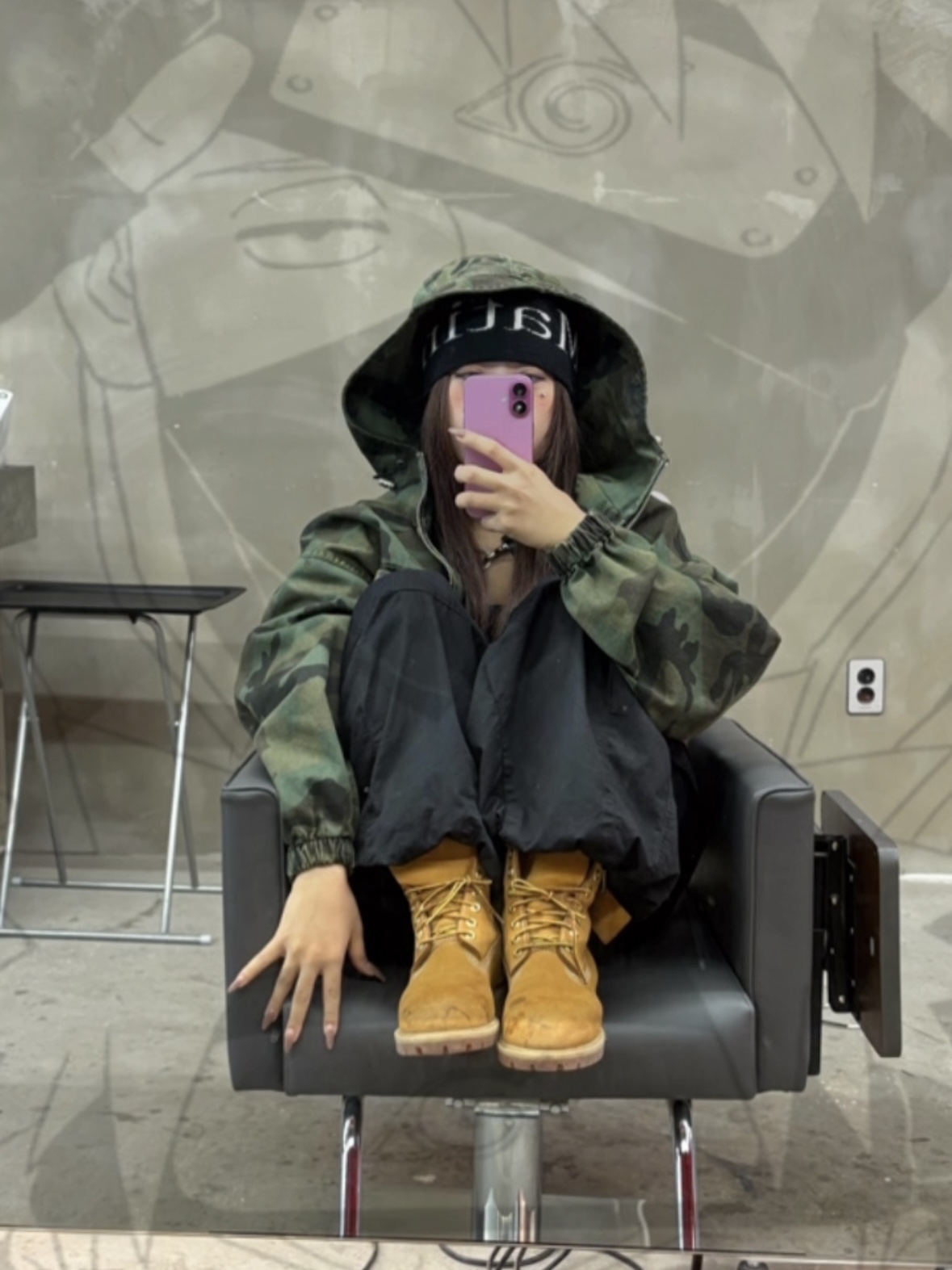 Matin Kim Logo Jacquard Short Beanie Black, Our Legacy Ladon Leather Keychain Black 착용 스타일