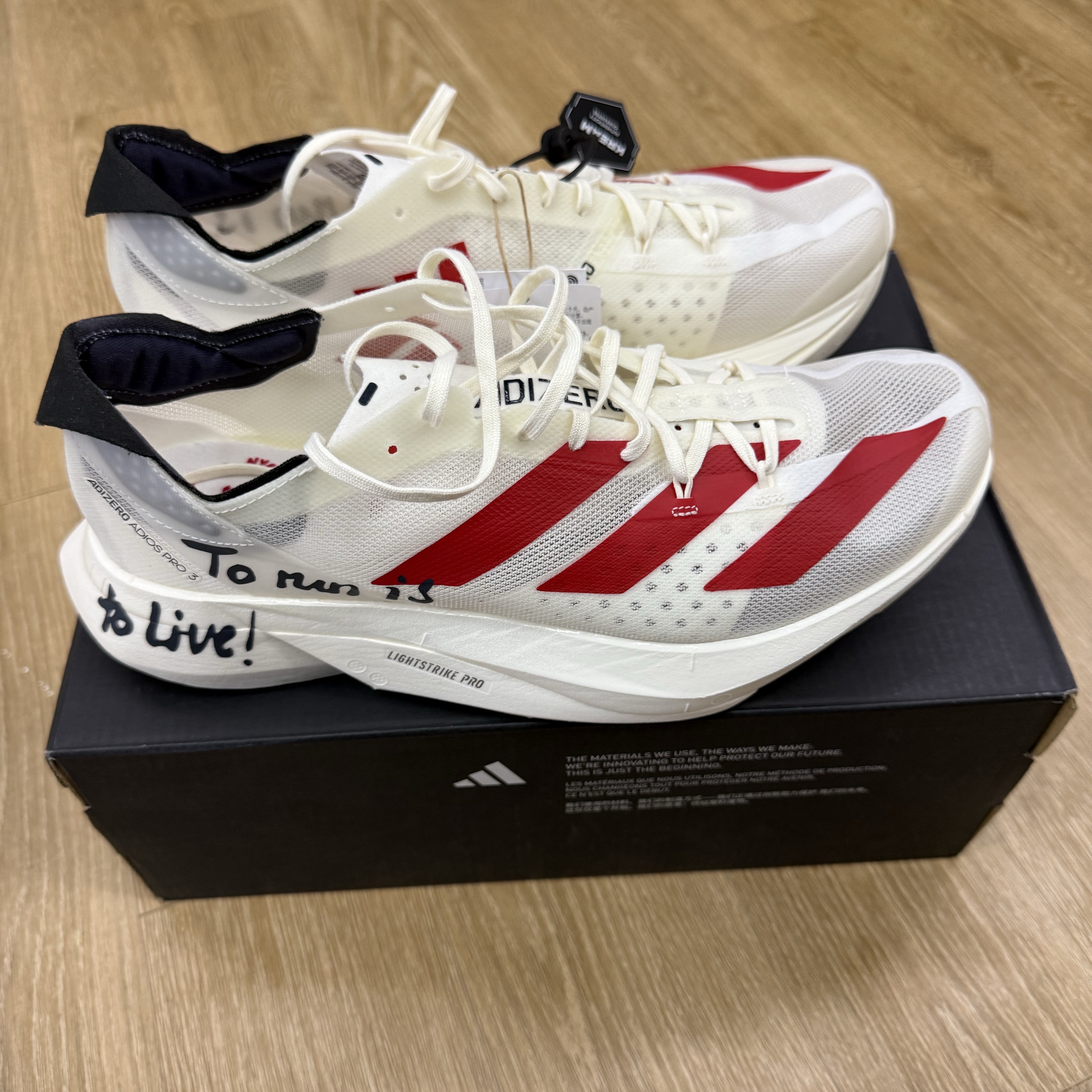 Adidas Adizero Adios Pro 3 Off White Better Scarlet 착용 스타일