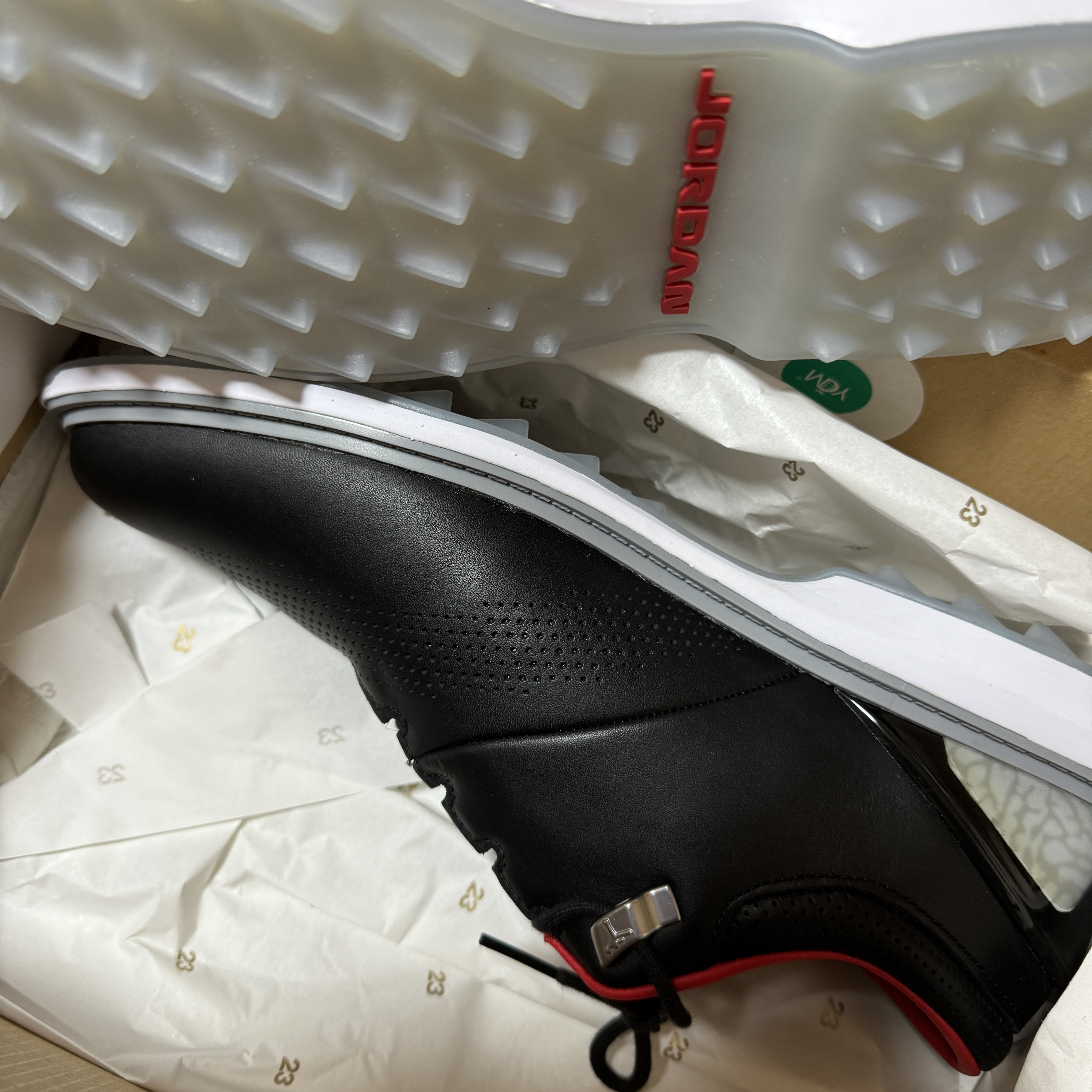 Jordan ADG 4 Golf Black Cement Grey 착용 스타일