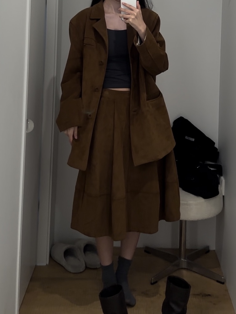 (W) Zara Buckled Biker Flat Ankle Boots Brown 착용 스타일 - 1