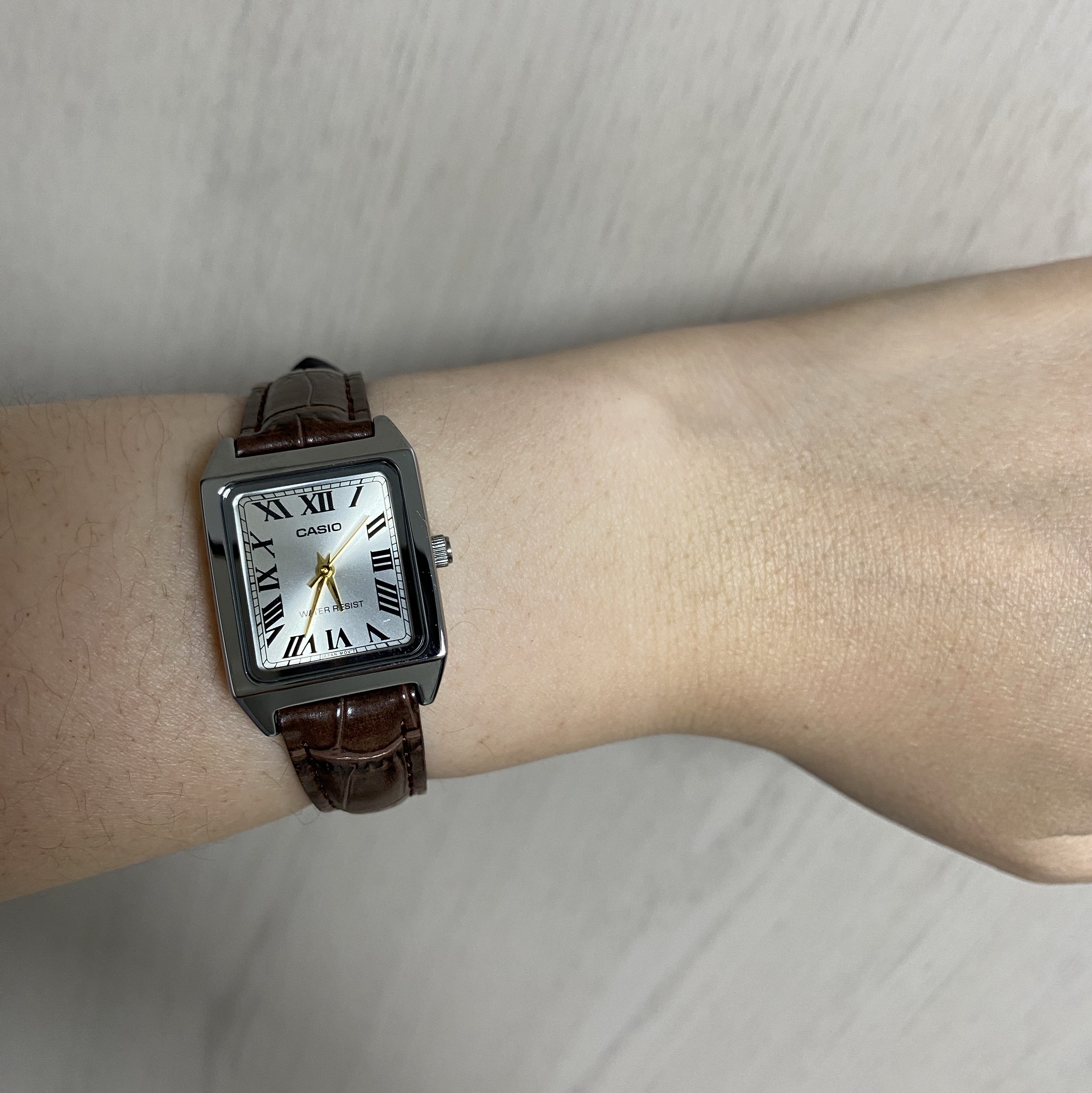 Casio LTP-V007L-9B 착용 스타일