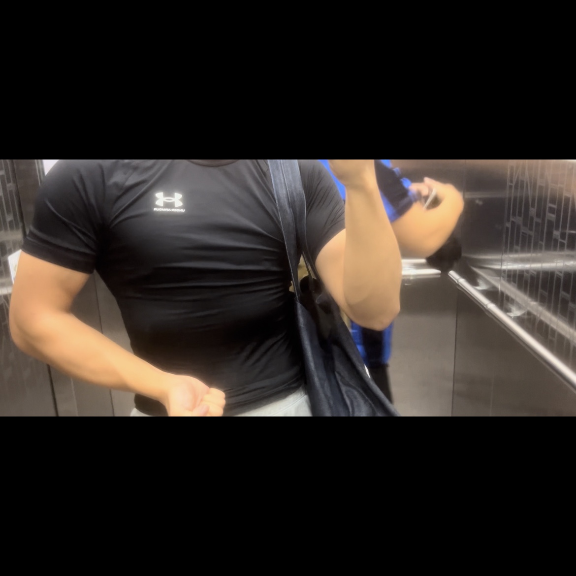Under Armour HeatGear Short Sleeve Black White 착용 스타일
