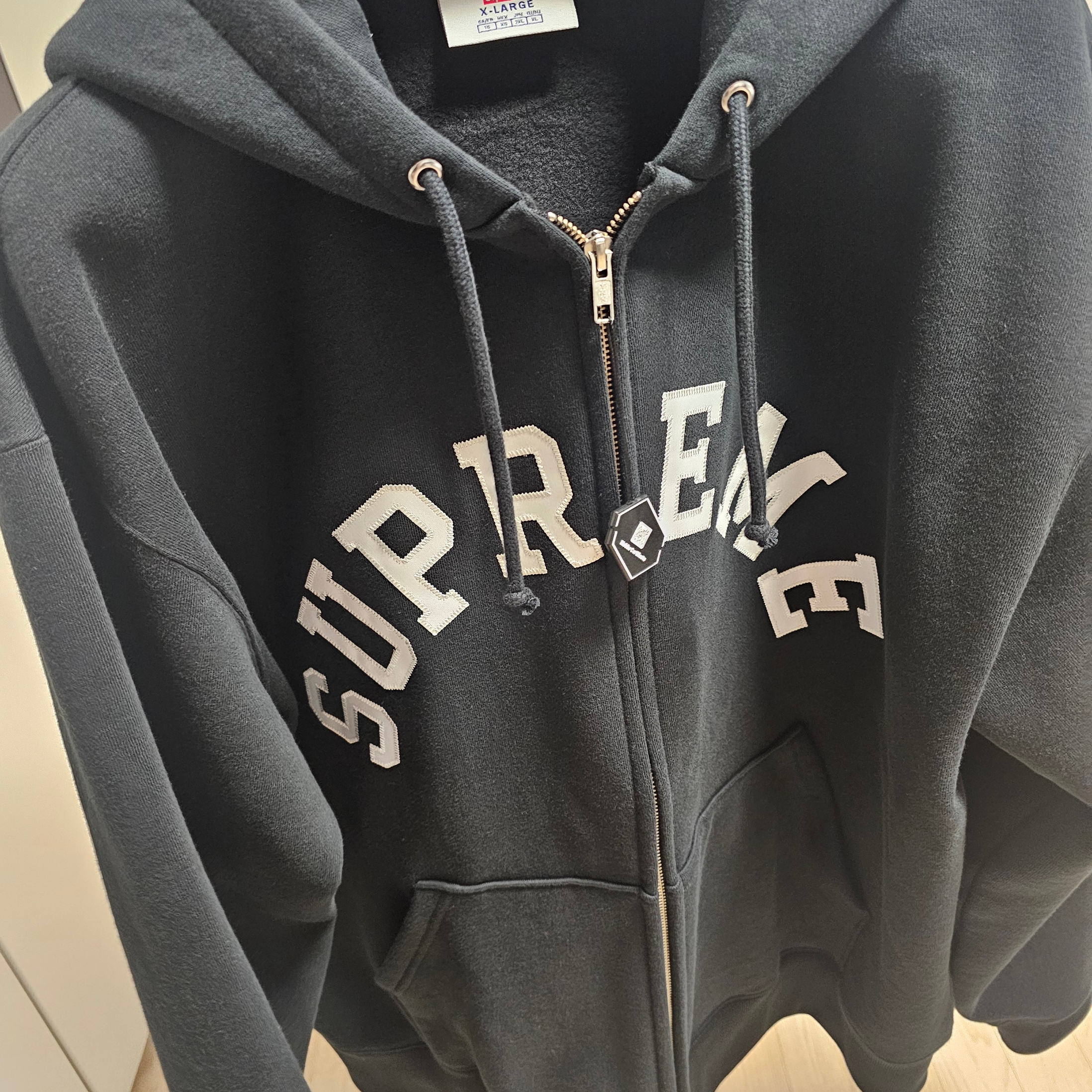 Supreme x Champion Zip Up Hooded Sweatshirt Black - 24SS 착용 스타일