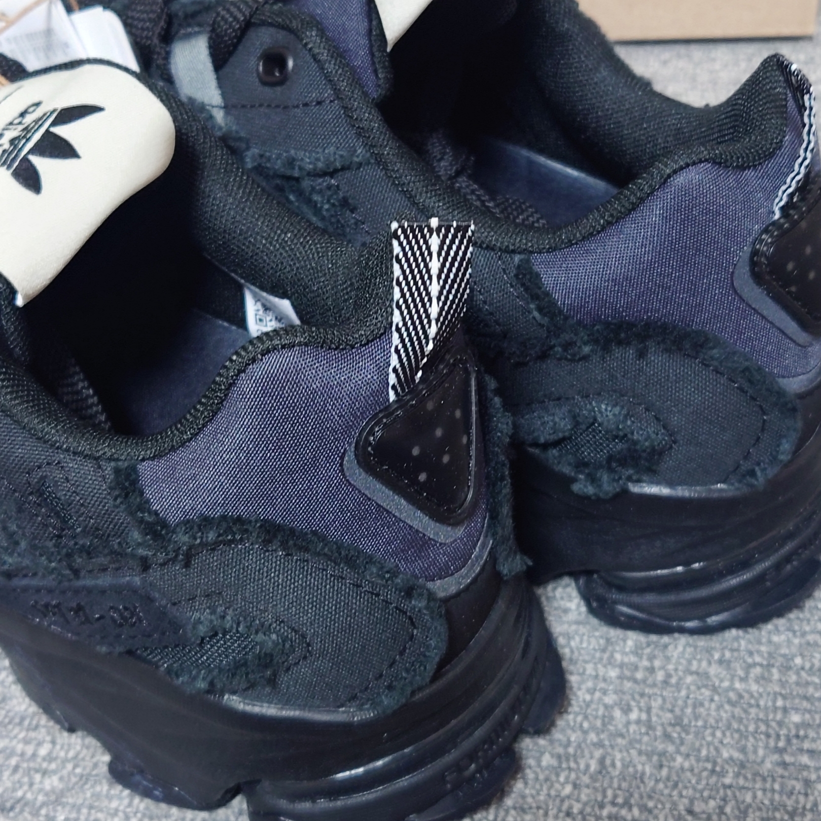 Adidas x Song for the Mute Shadowturf Core Black Night Grey 착용 스타일 - 4
