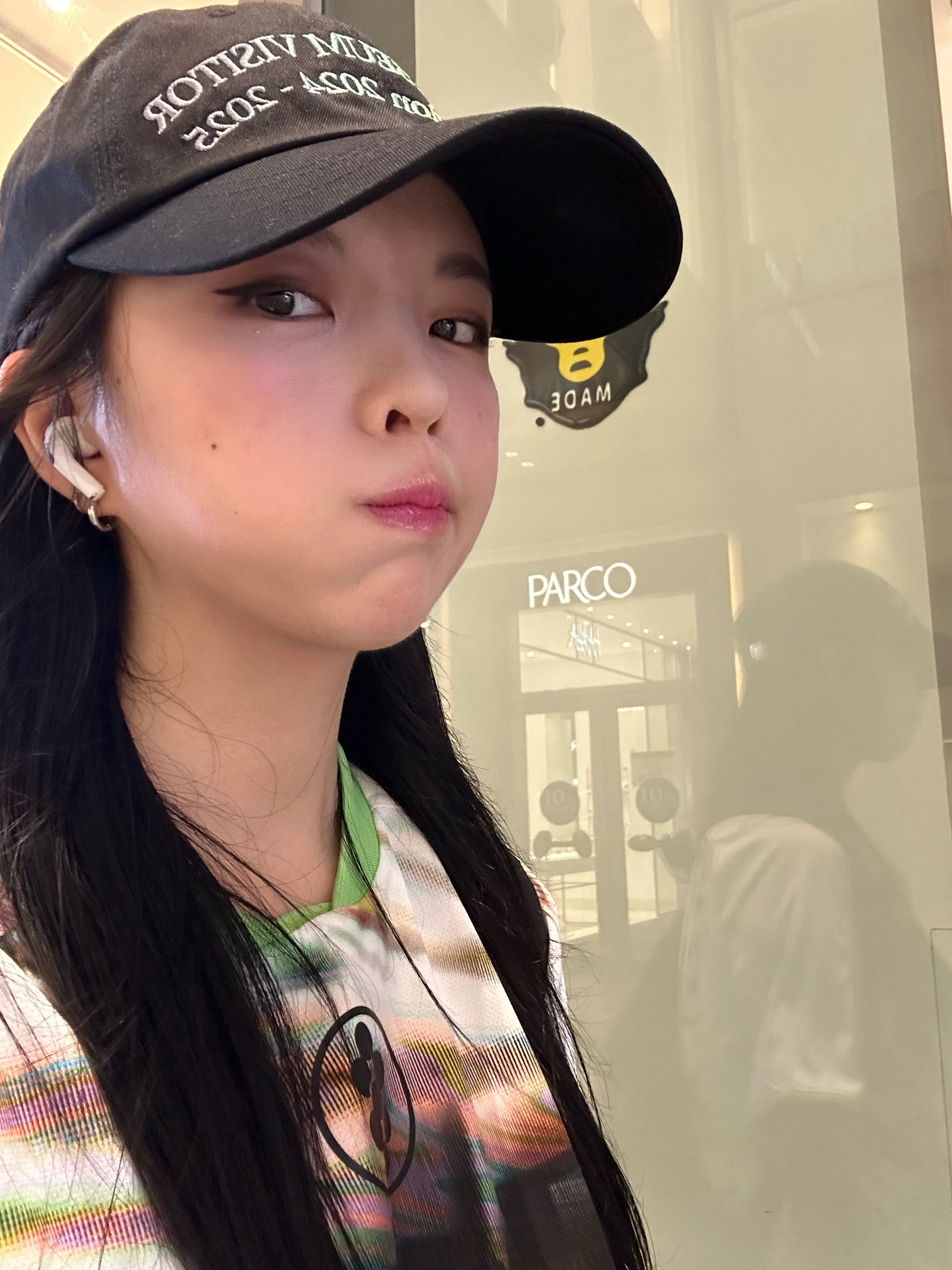 The Museum Visitor Collection 2023-2024 Sprayed Ball Cap Black 착용 스타일