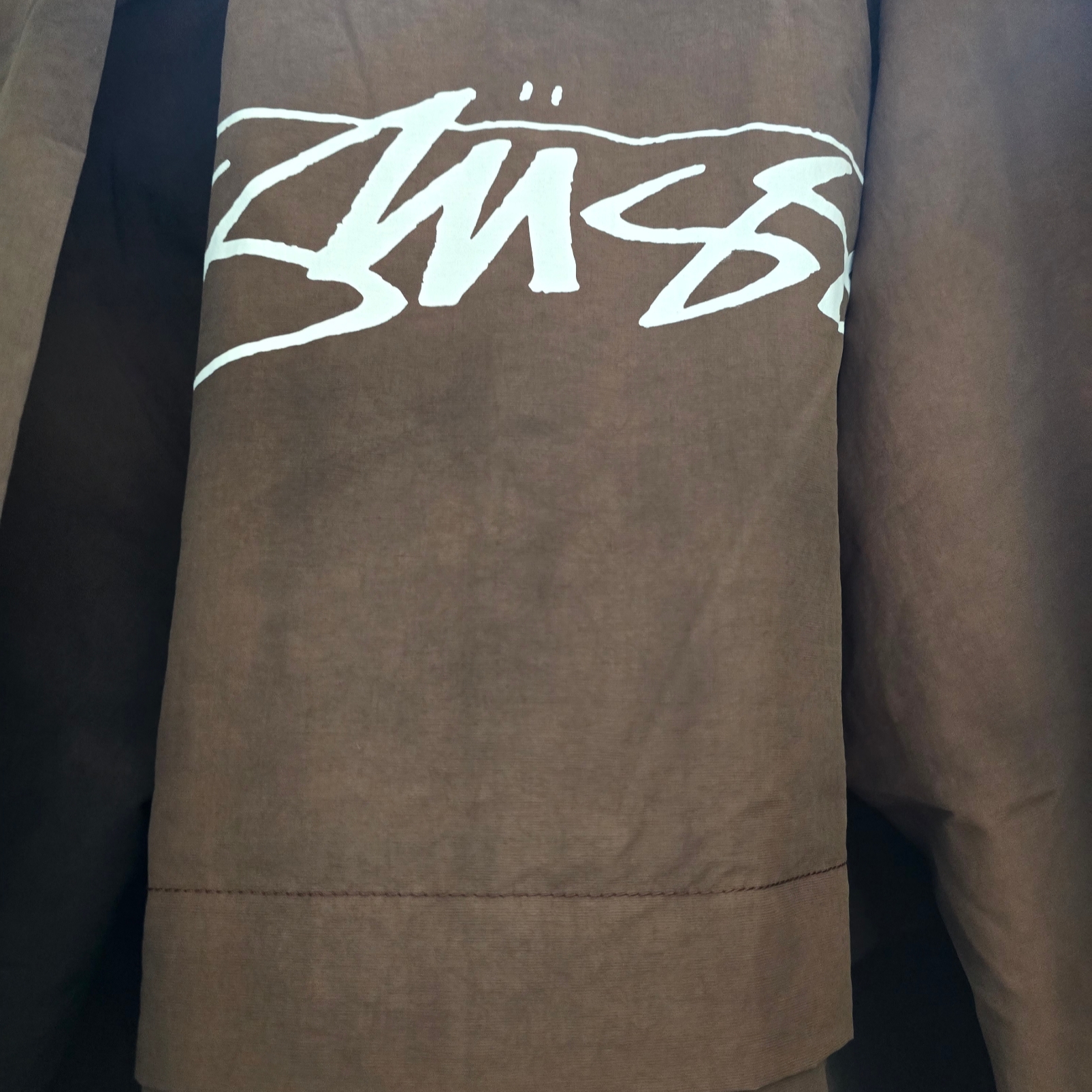 Stussy Wave Dye Beach Shell Jacket Coffee 착용 스타일