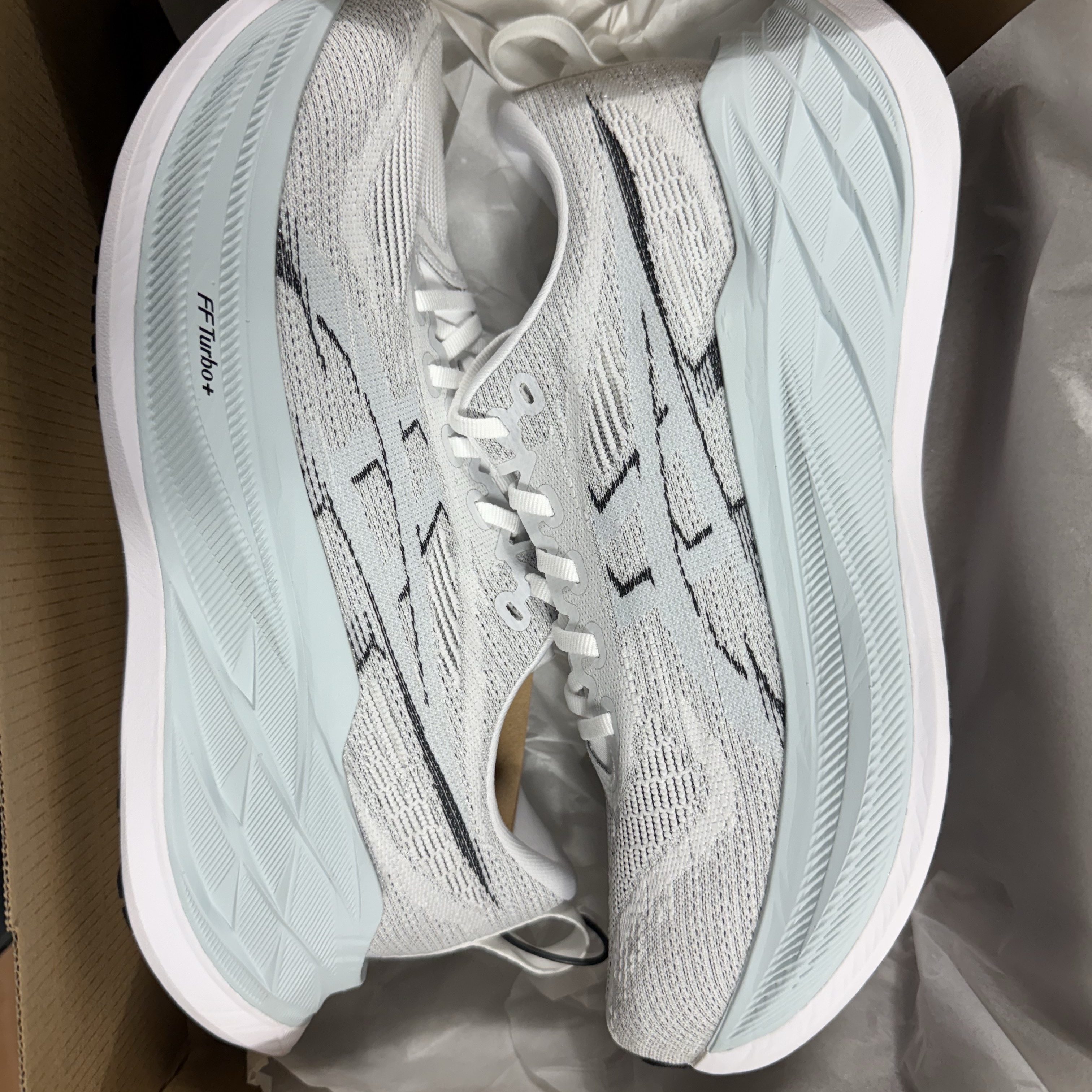 Asics Superblast 2 White Cool Grey 착용 스타일