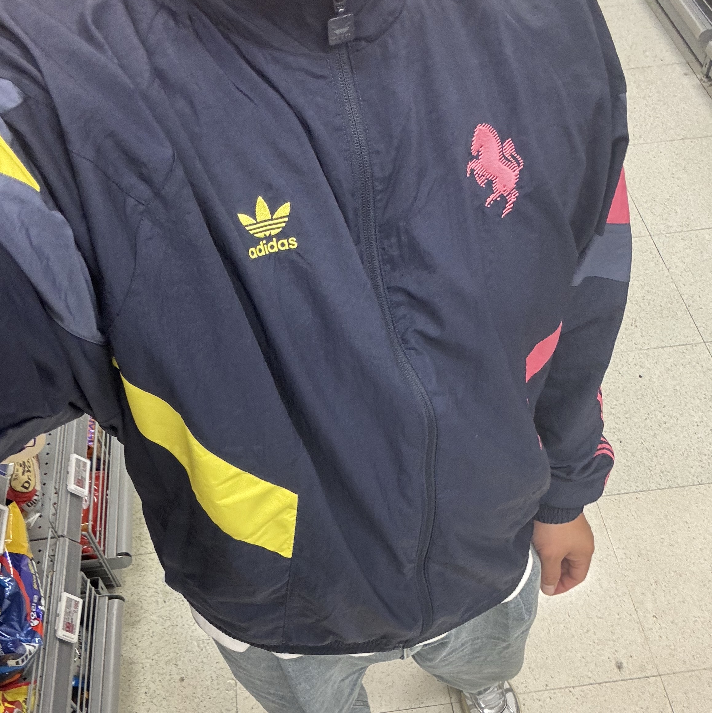 Adidas Real Madrid Originals Track Top Charcoal Grey - KR Sizing, Adidas Juventus Originals Track Top Legend Ink - KR Sizing 착용 스타일 - 2