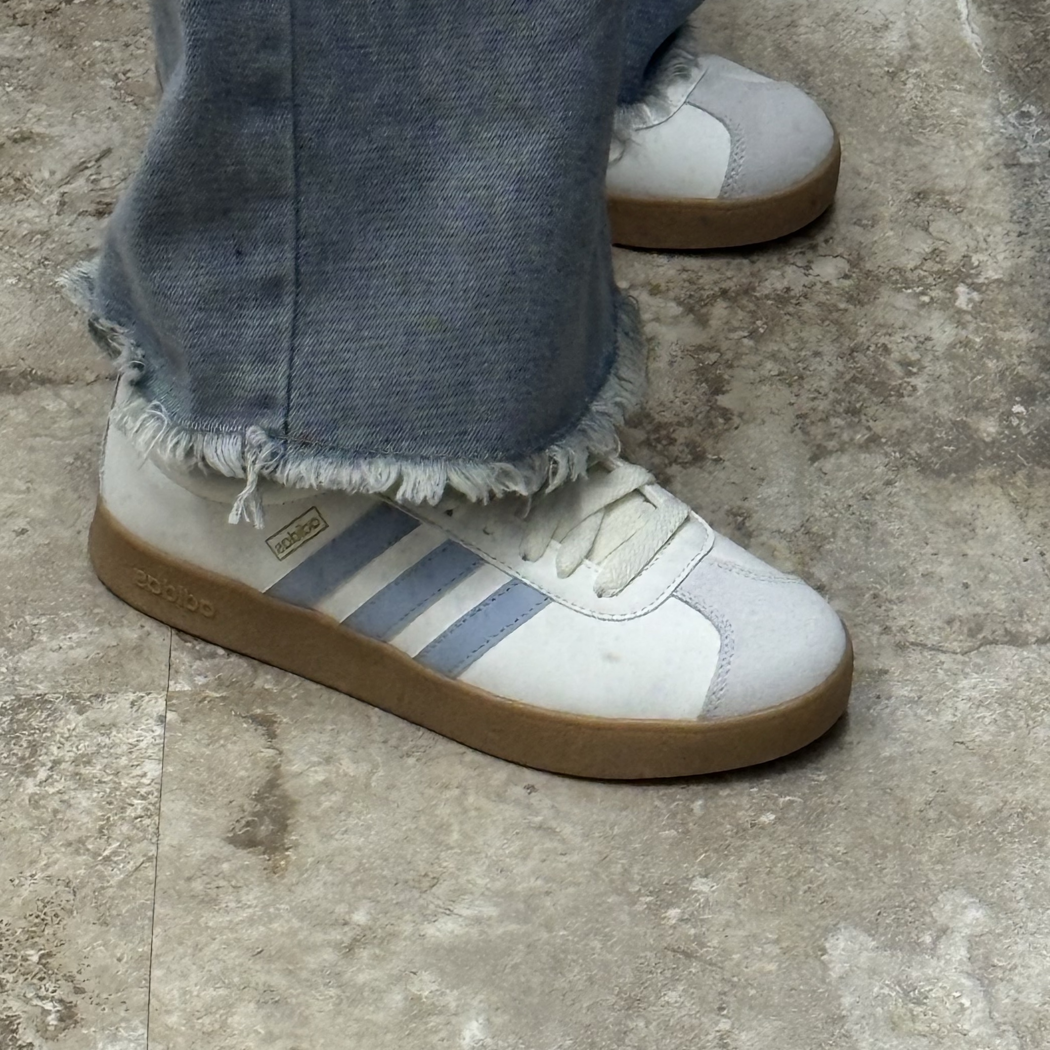 Adidas Neo VL Court 2.0 White Blue 착용 스타일