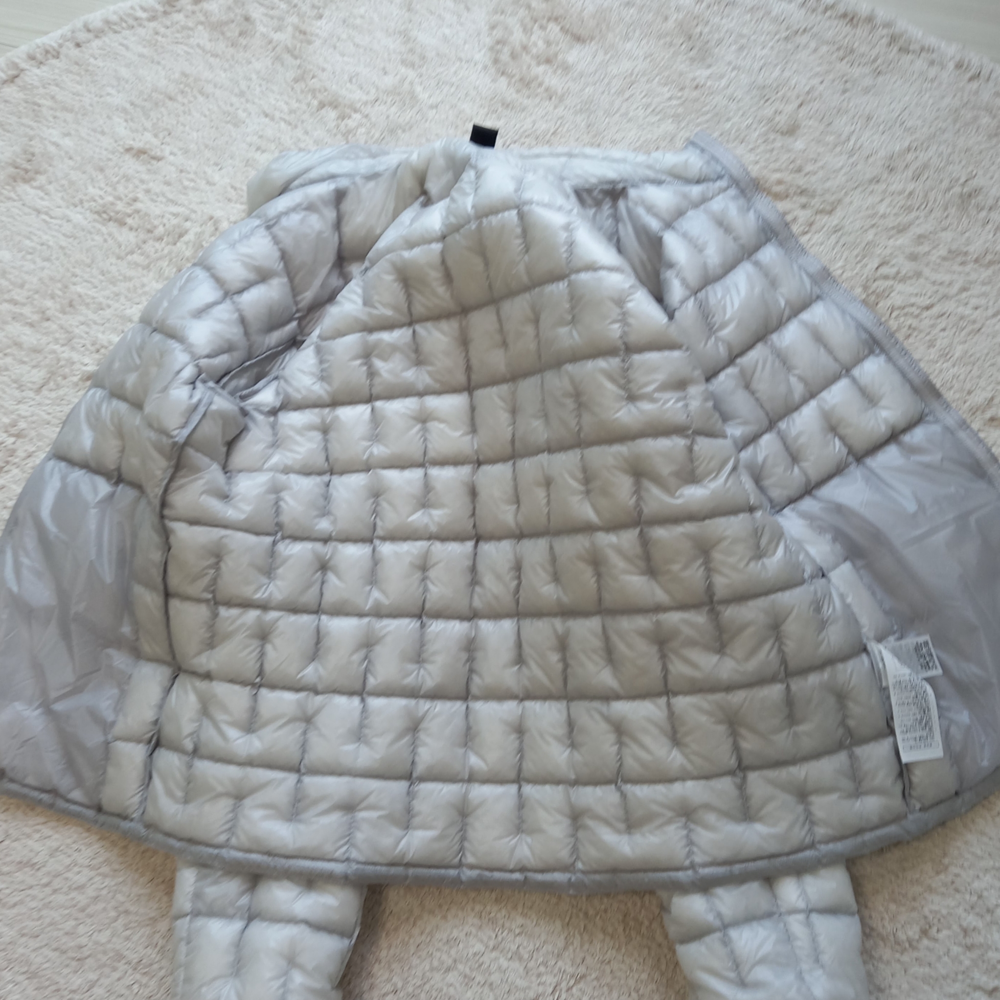 Montbell US Plasma 1000 Down Jacket Light Silver, Montbell Plasma 1000 Down Jacket Light Silver 착용 스타일 - 9