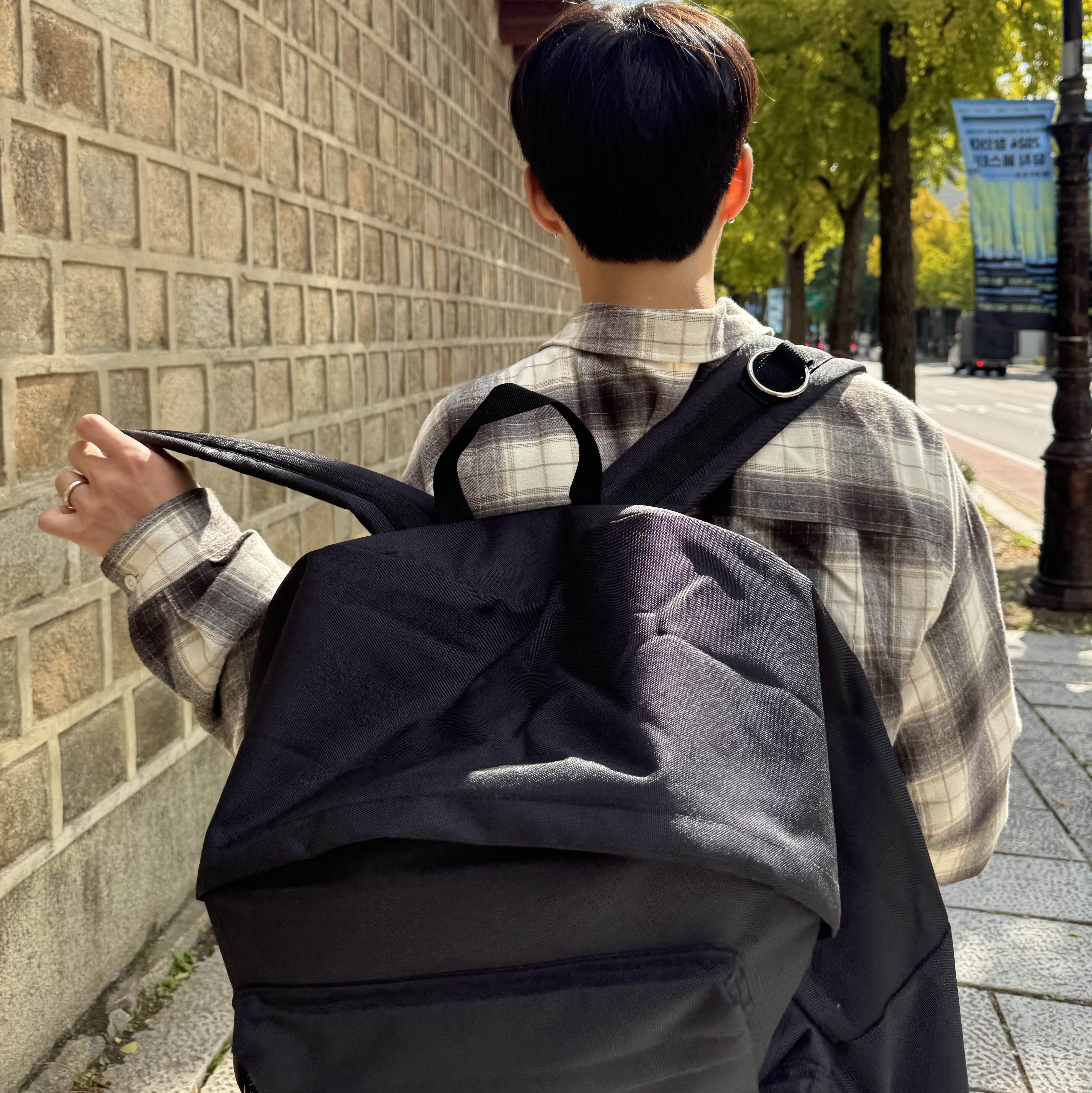 STU Wide Cotton Pants Beige, Awende Edge Of Darkness Long Sleeve Dark Grey 착용 스타일 - 3