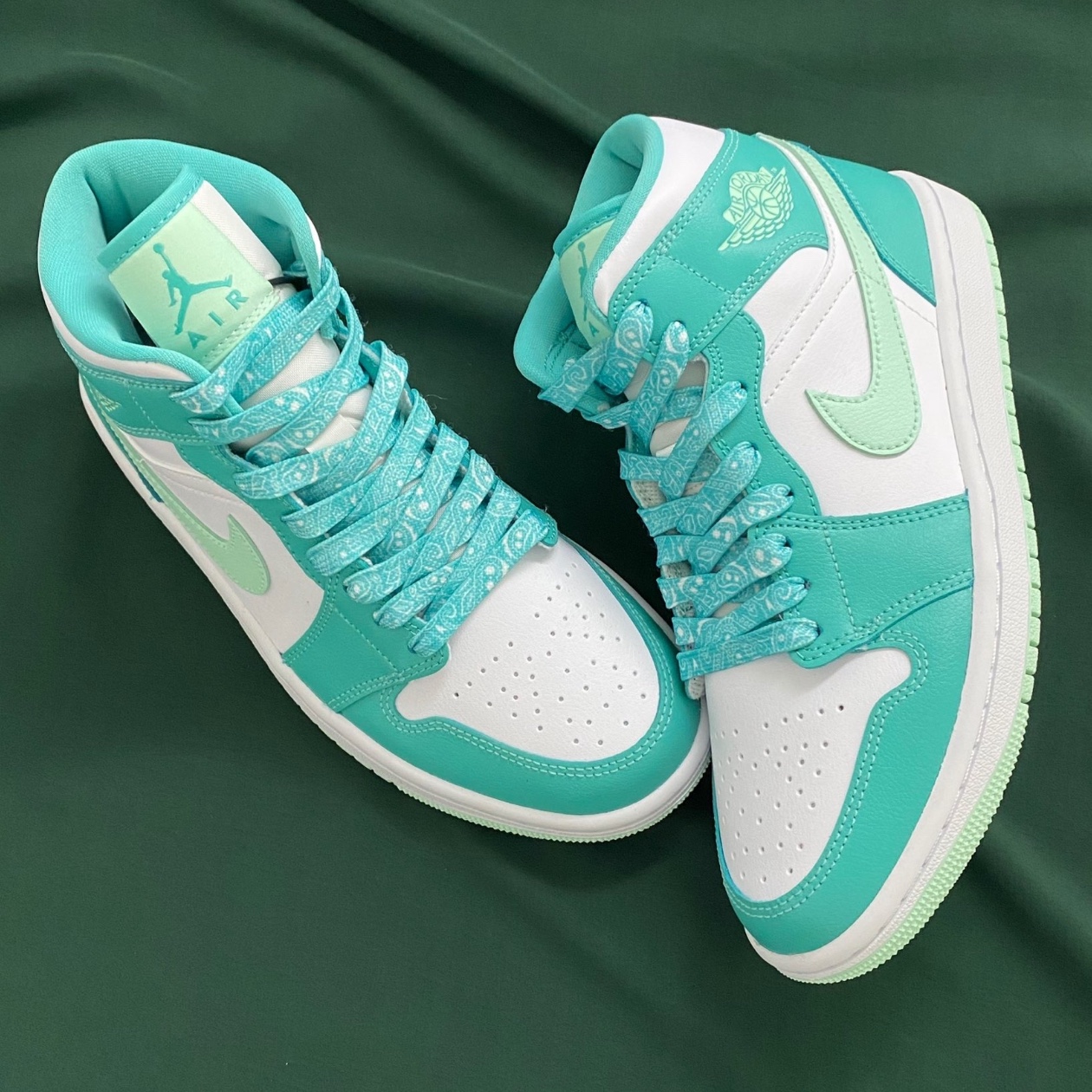 (W) Jordan 1 Mid Washed Teal Mint Foam 착용 스타일