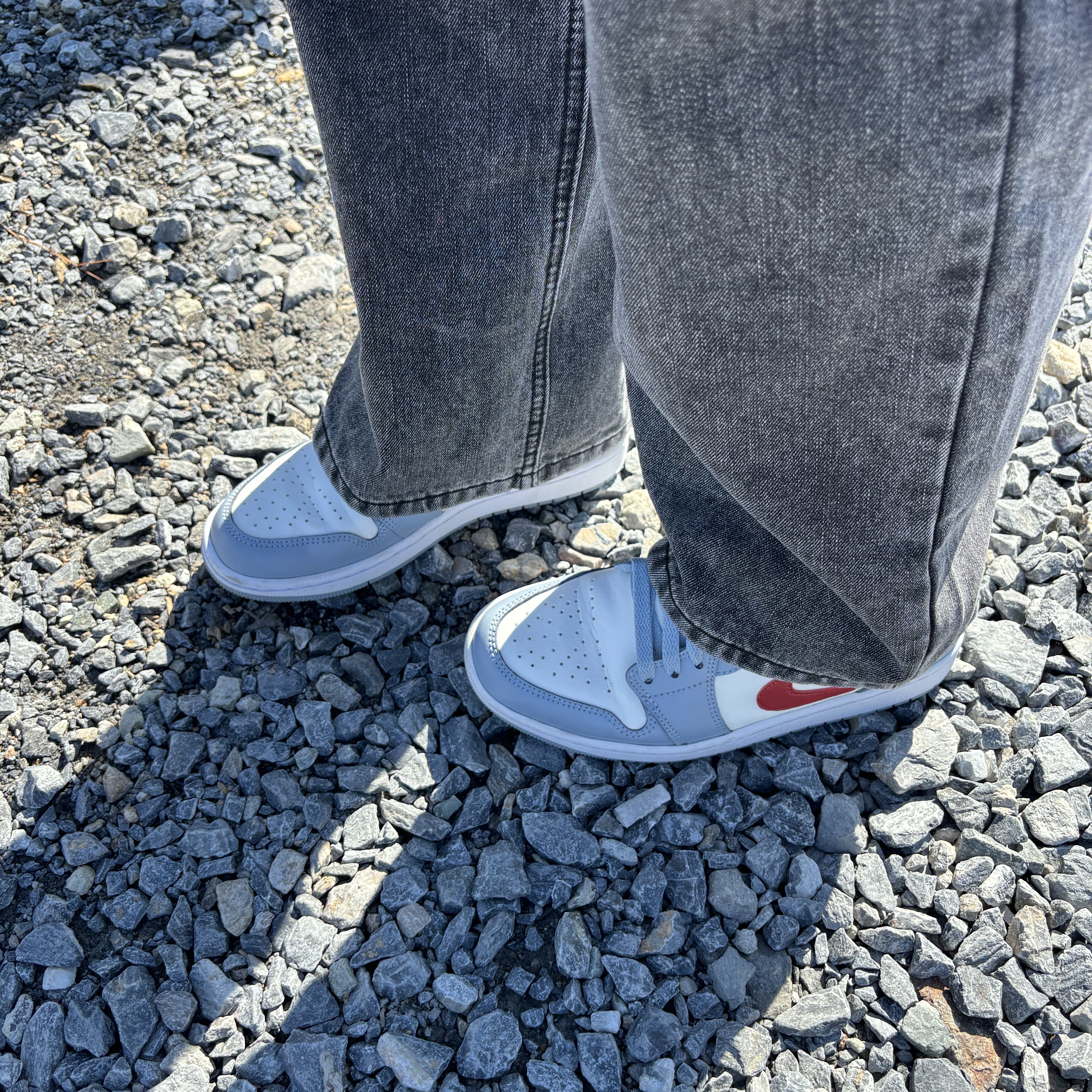 (W) Jordan 1 Low Dune Red Blue Grey 착용 스타일 - 2