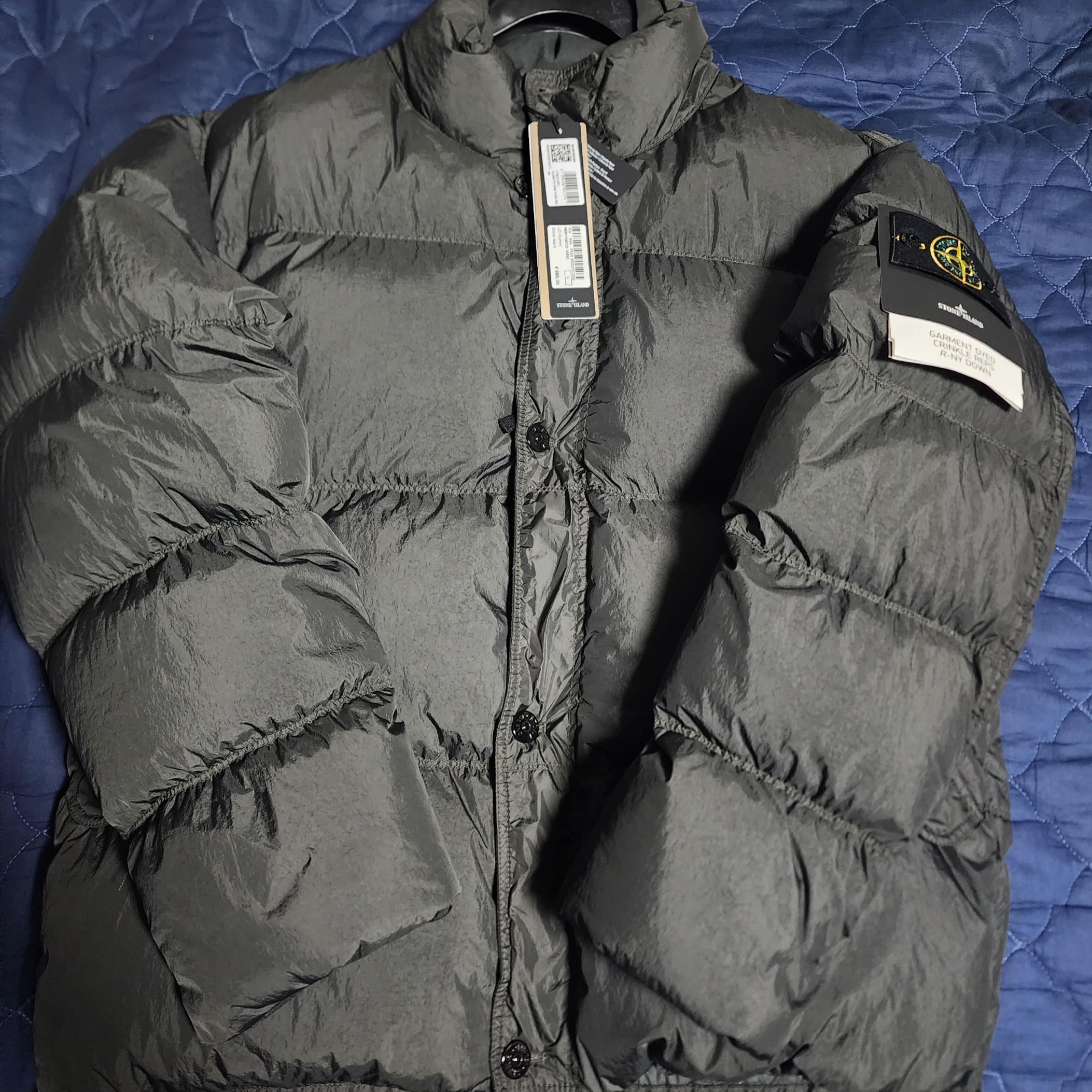 Stone Island 40123 Garment Dyed Crinkle Reps R-NY Down Jacket Lead - 24FW 착용 스타일