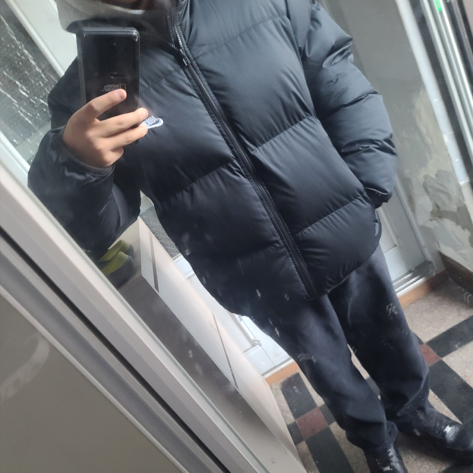 Nike NSW Puffer Jacket Black - Asia, Nike NSW Club Fleece Pullover Hoodie Dark Grey Heather - Asia 착용 스타일