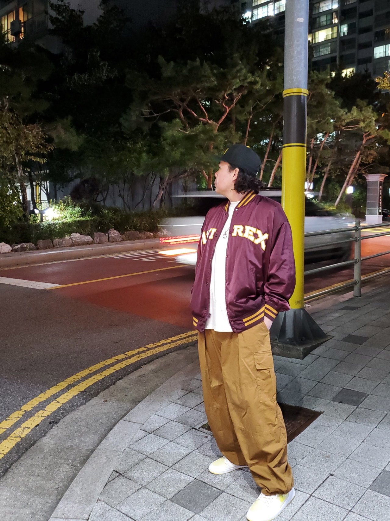 (W) Jordan 1 Mid SE Voltage Yellow, Essentials x New Era Classic Collection 59FIFTY Fitted Cap Pittsburgh Pirates 착용 스타일 - 1