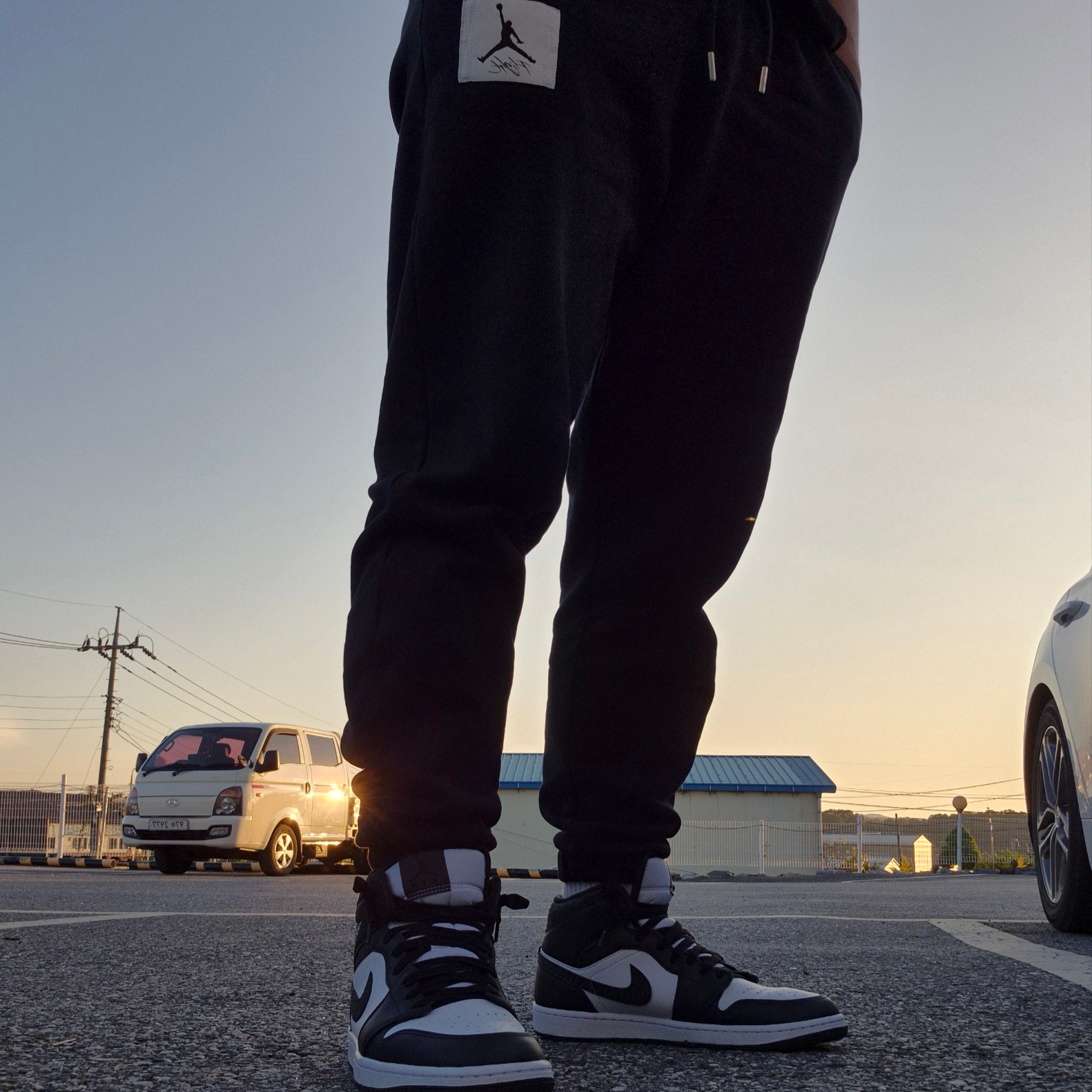 Jordan 1 Mid SE Off Noir Black White 착용 스타일