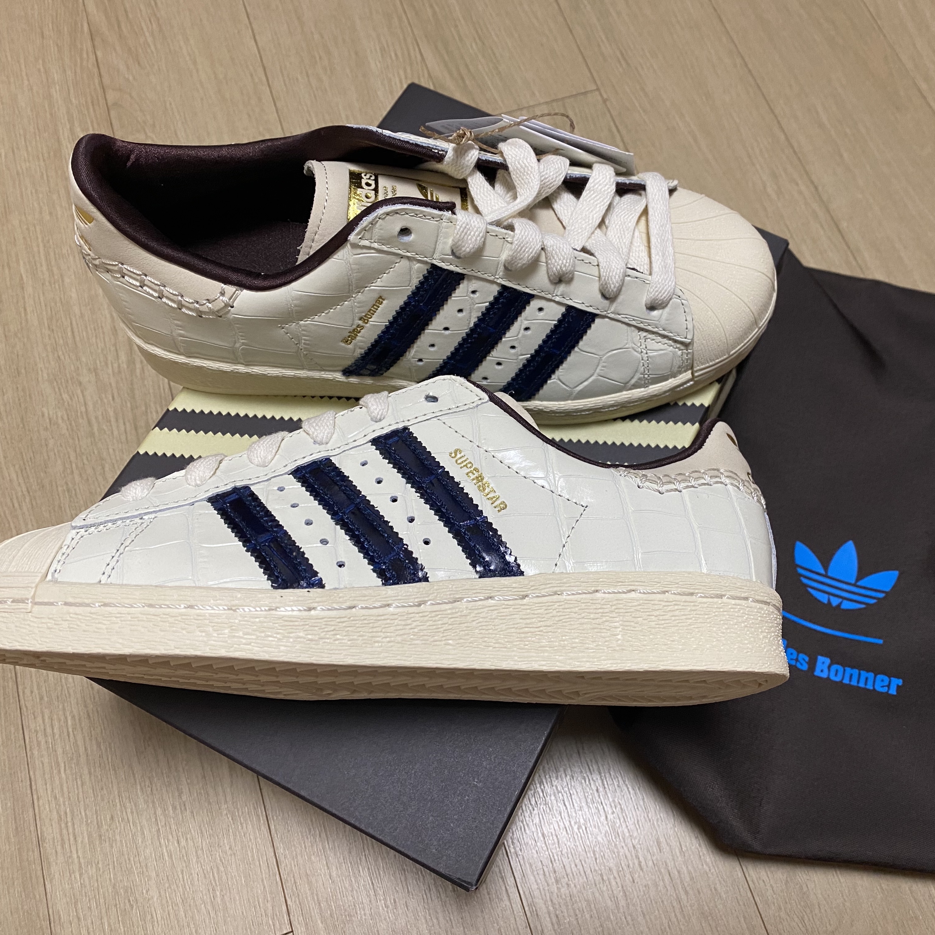 Adidas x Wales Bonner Superstar Wonder White Collegiate Navy 착용 스타일 - 5
