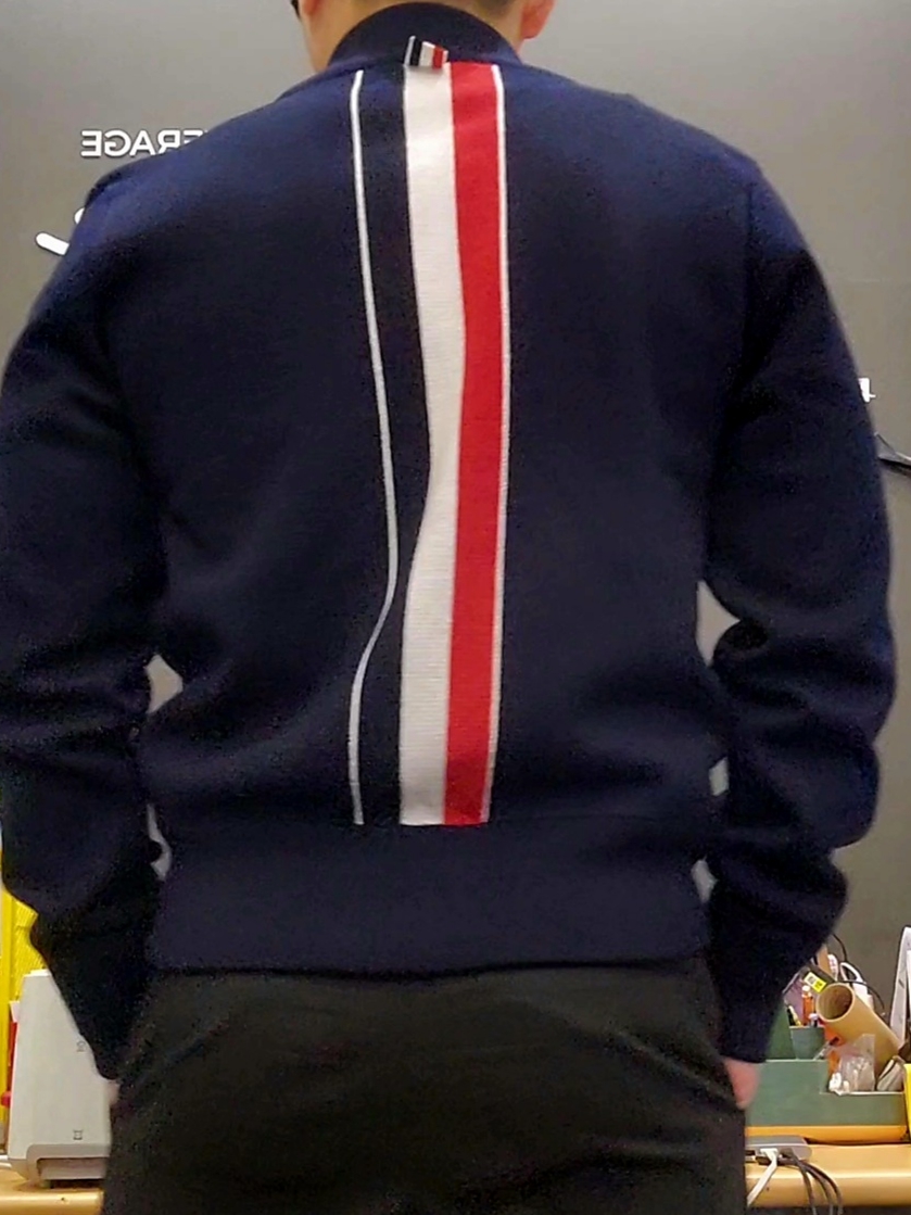 Thom Browne Center Back Stripe Milano Stitch Bomber Jacket Navy 착용 스타일 - 2