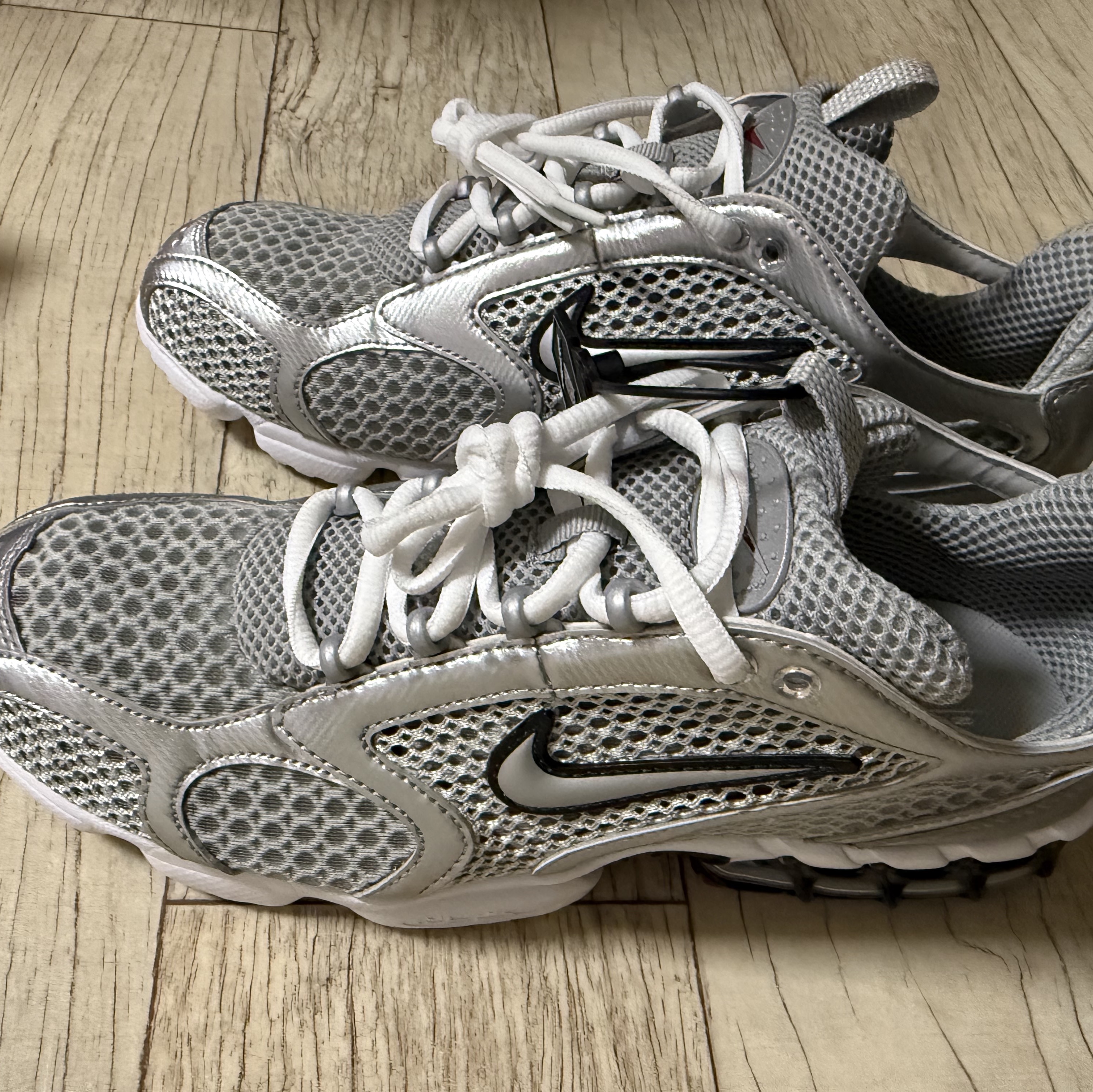 Nike Air Zoom Spiridon Cage 2 Metallic Silver 착용 스타일 - 1