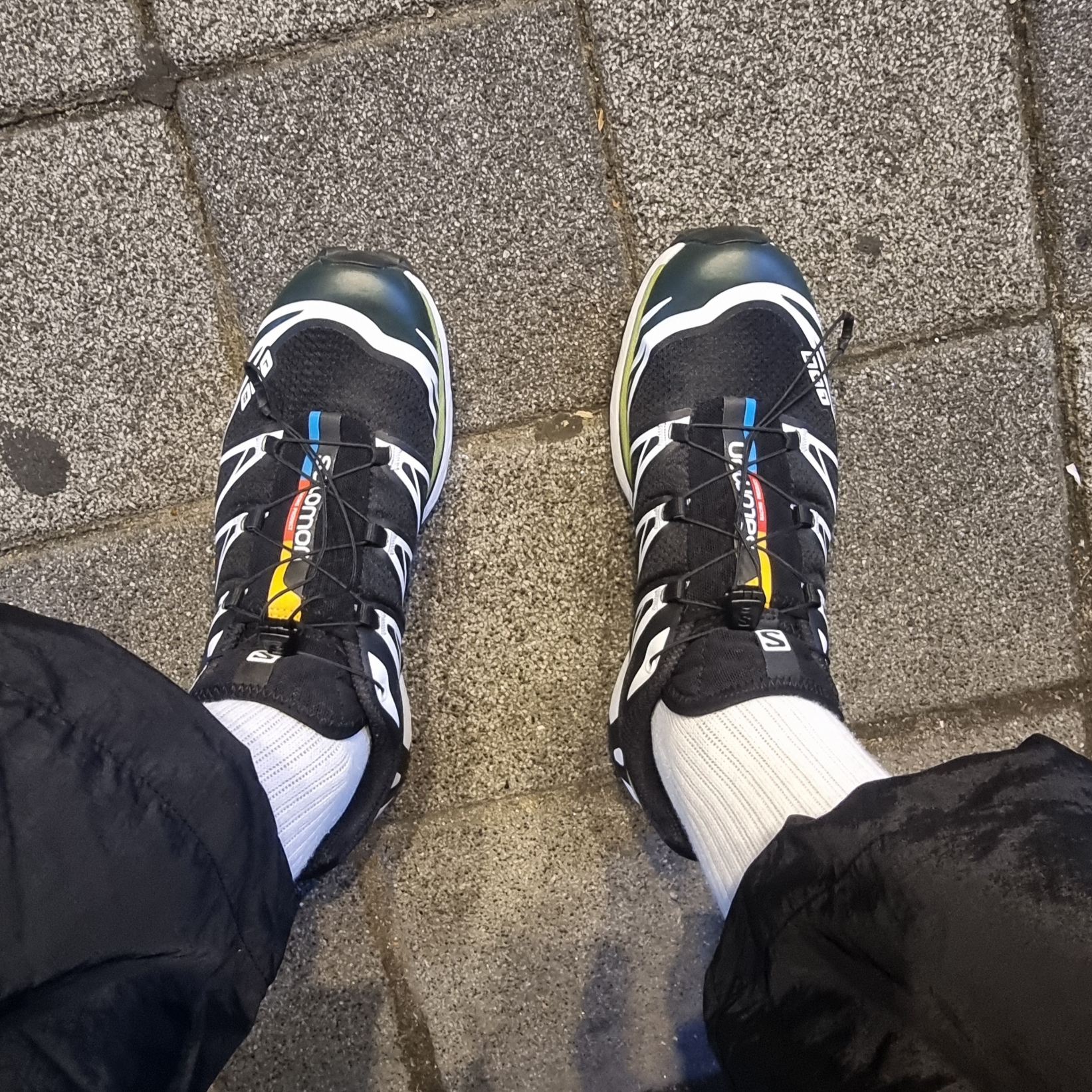 Salomon XT-6 Scarab Black 착용 스타일 - 1